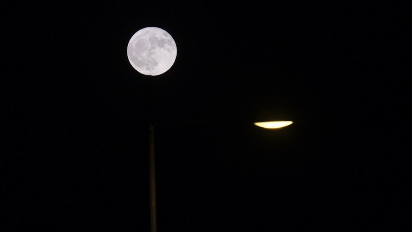 Las fotos de la superluna de julio en Málaga