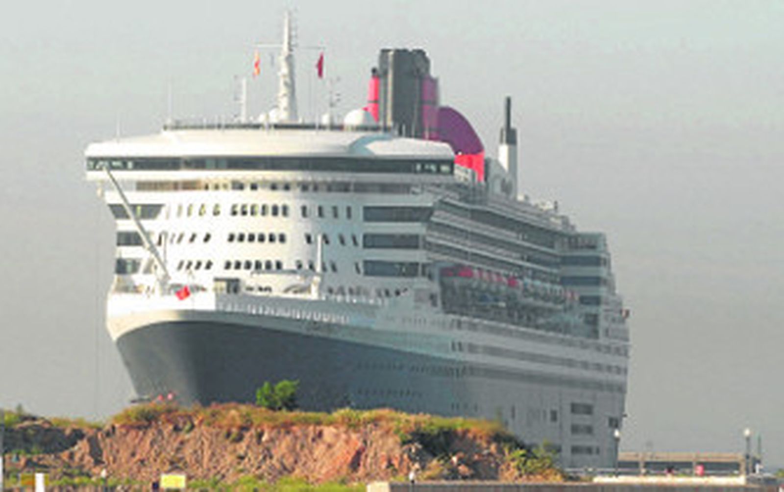 El 'Queen Mary 2' atracará en Cádiz por primera vez en 2016
