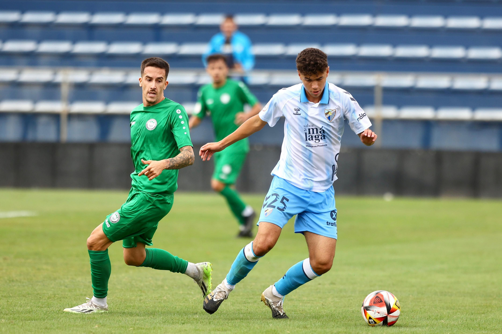 El Torremolinos se lleva el derbi con el Atlético Malagueño (1-2) El Torremolinos se lleva el derbi con el Atlético Malagueño (1-2)