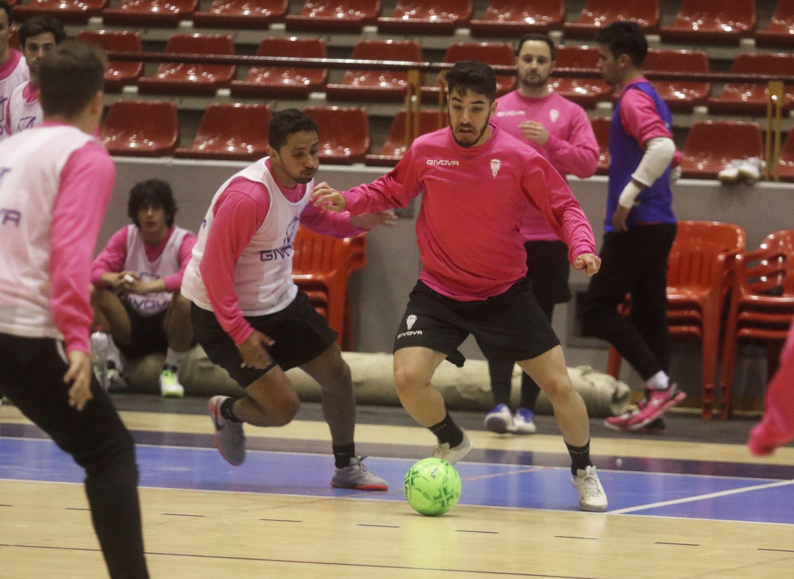 Fotografías: Los brasileños Caio César y Lucas Perin ya se entrenan con el Córdoba Futsal