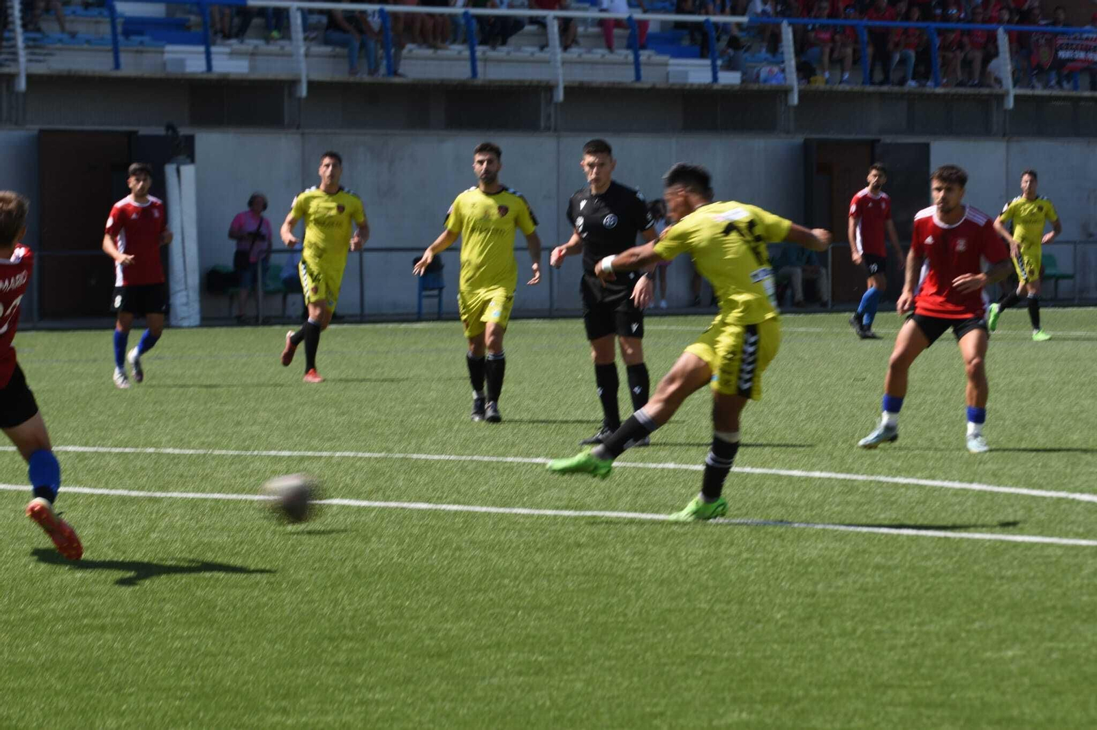 Las mejores fotos del triunfo del Salerm Puente Genil ante el Gerena en el 'play off' de ascenso a Segunda RFEF