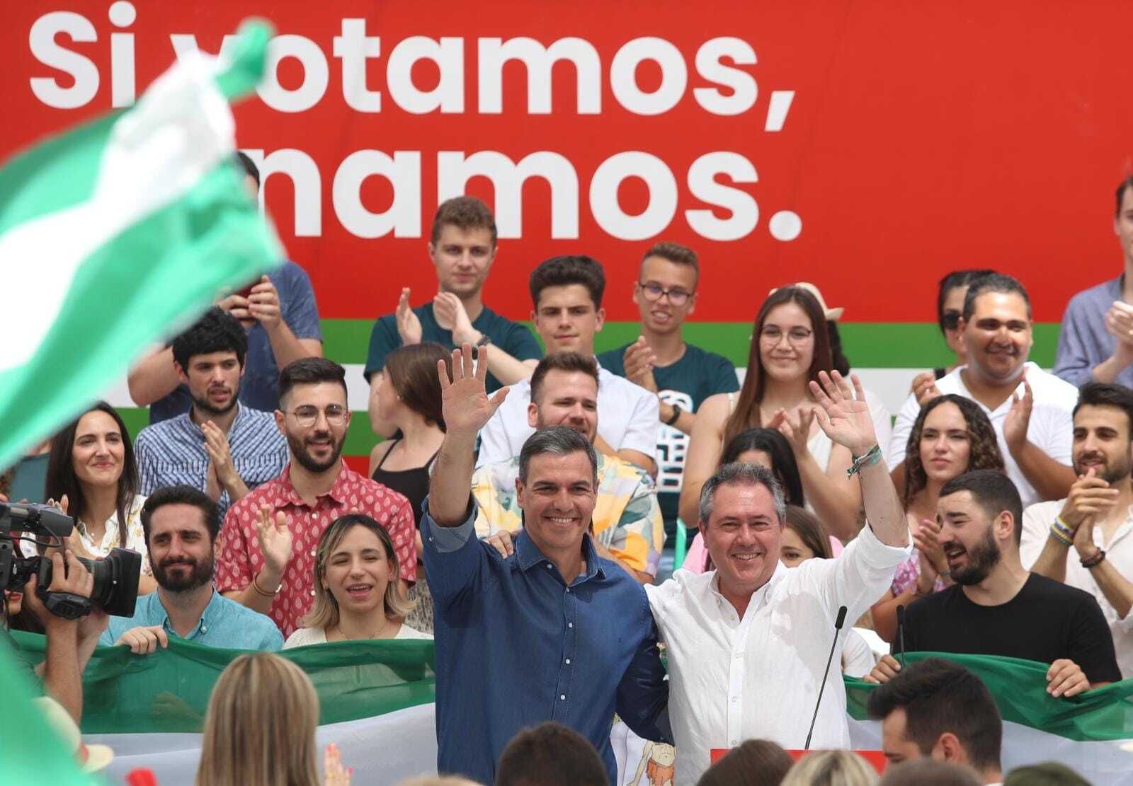 Pedro Sánchez y Juan Espadas en Cártama, este sábado.