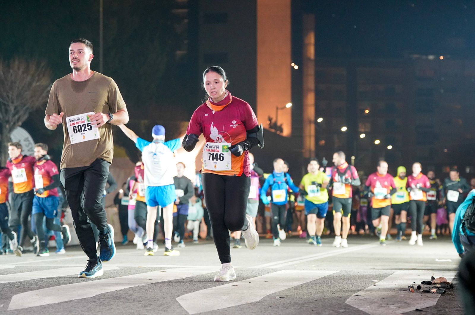 En imágenes: búscate en tu llegada a meta de la Carrera de San Antón 2026 (18)