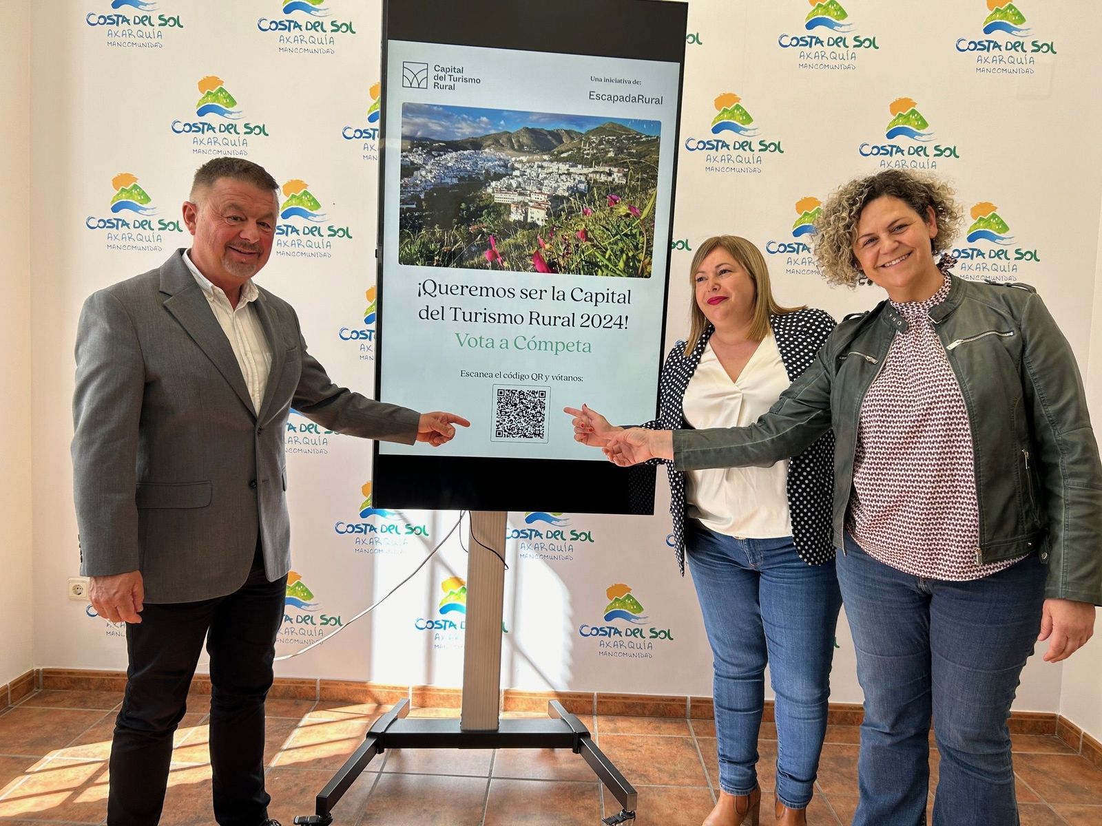 Autoridades presentan la candidatura de Cómpeta para ser Capital del Turismo Rural.