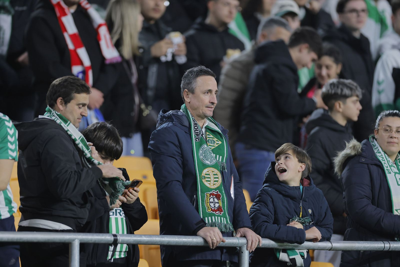 Búscate en las fotos del Betis - Atlético de Madrid