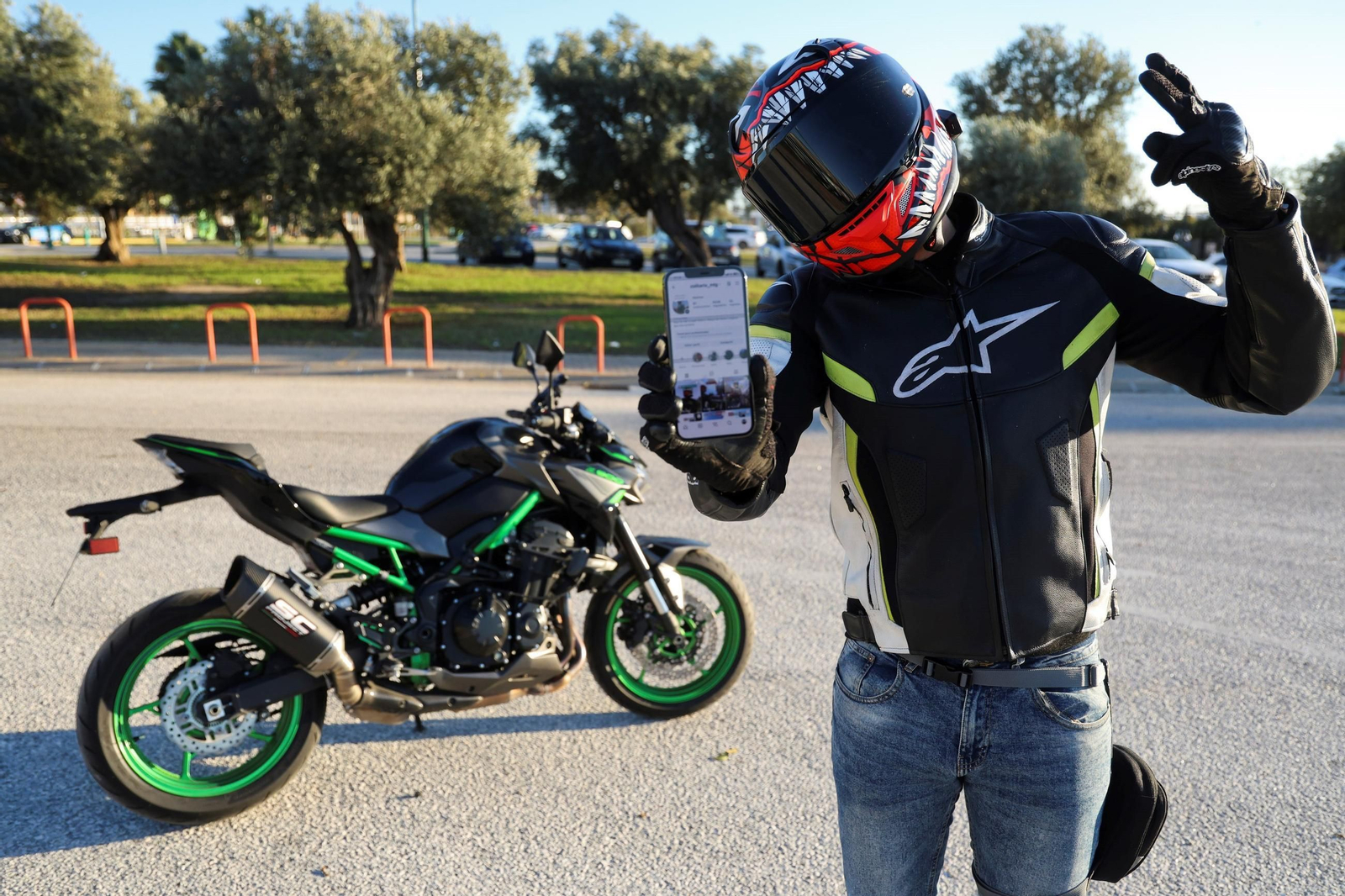 Roberto, 'Zolitario', el motero malagueño que enseña rutas en la provincia