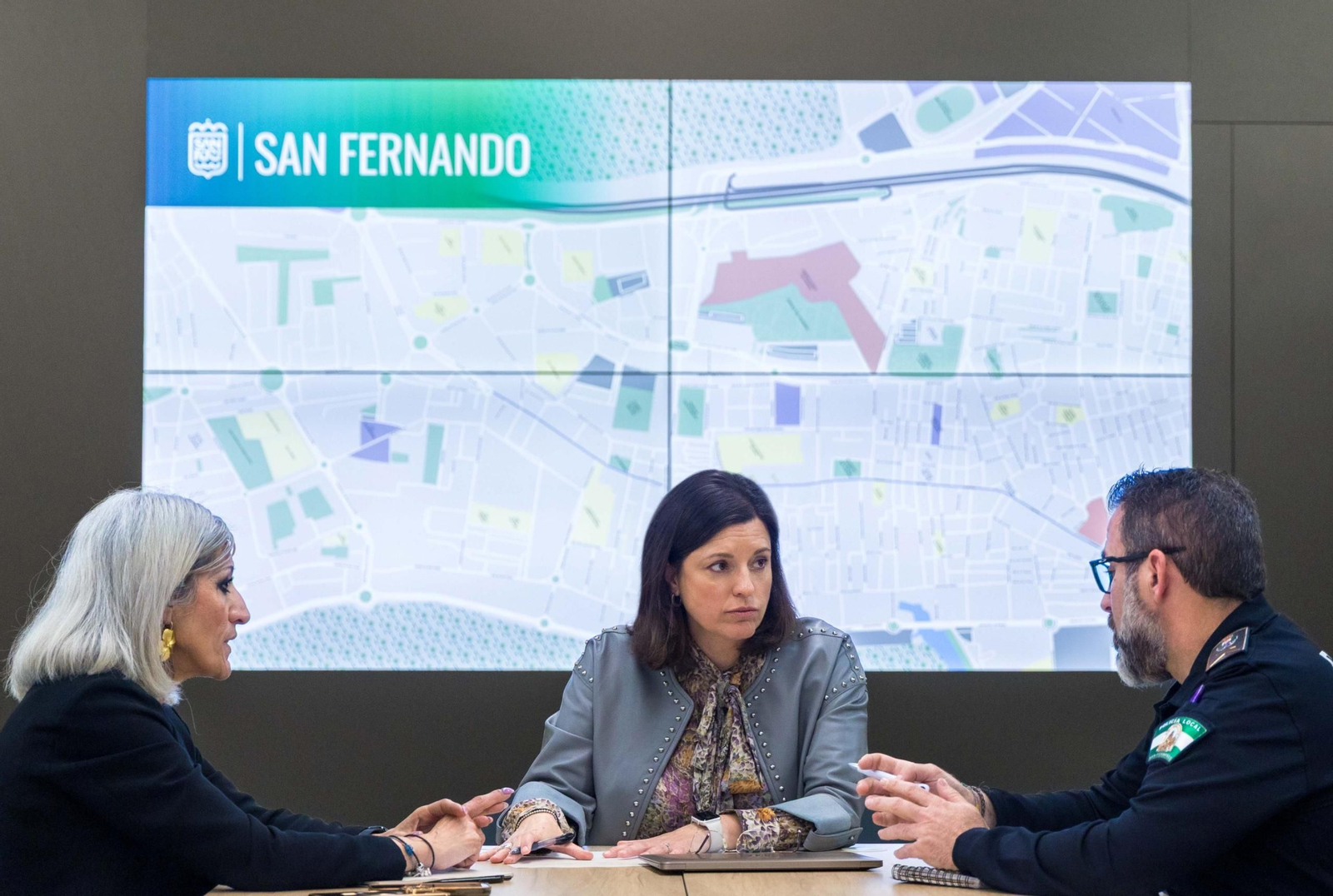 Cavada y Foncubierta, durante la reunión de trabajo con el jefe de la Policía Local.