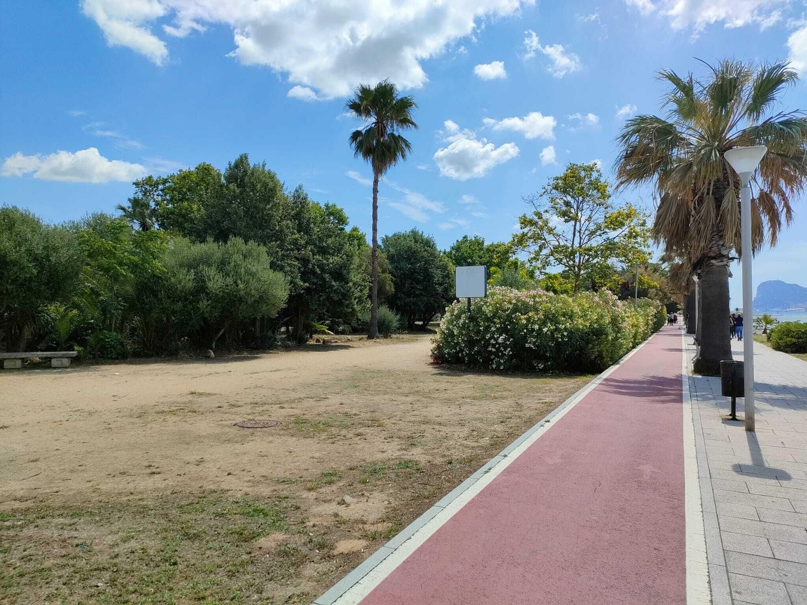 El paseo marítimo de Palmones, que será reformado.