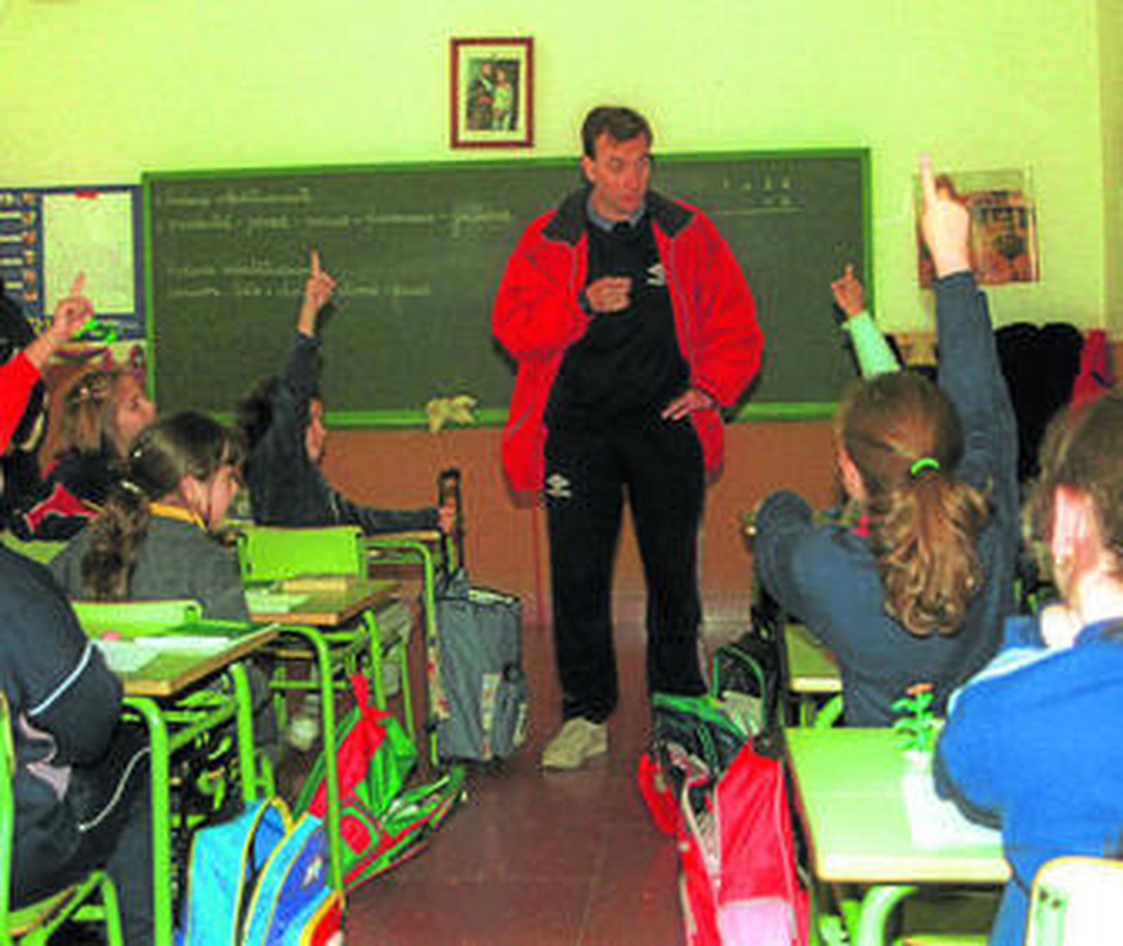 Los alumnos del máster cuentan actualemente con cuatro semanas de prácticas en los centros docentes.