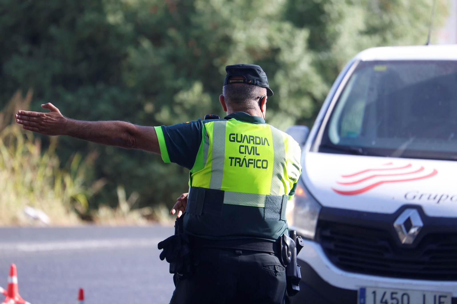 En imágenes, la campaña "No corras, no bebas, no cambies de rueda", de la Guardia Civil, DGT y Aspaym Córdoba.