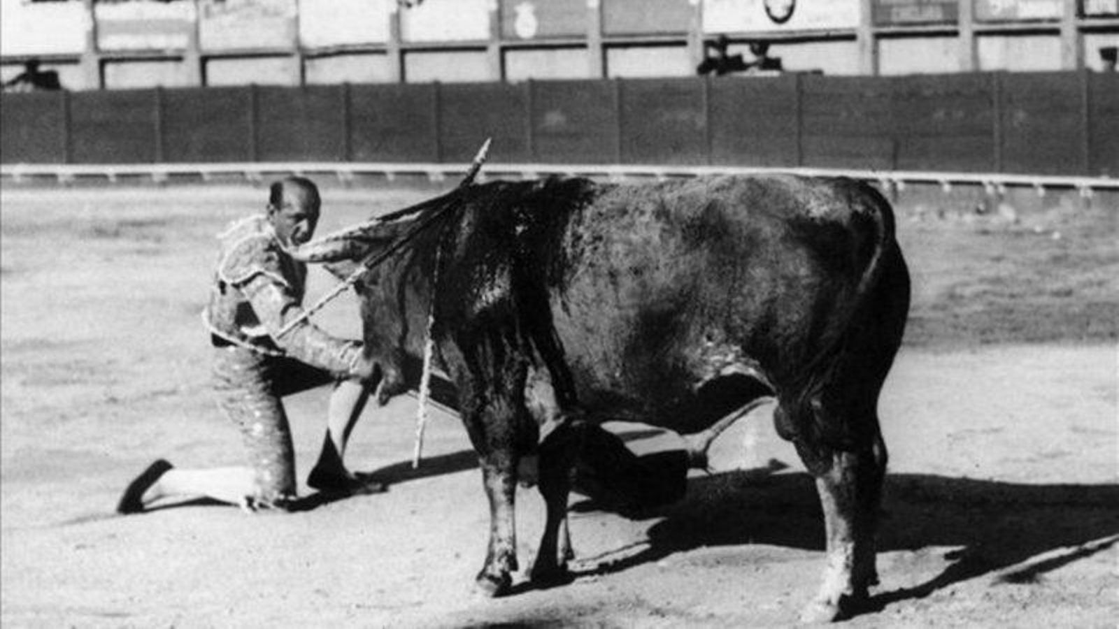 Ignacio en la desaparecida plaza de Cádiz en 1934, el día de su reaparición en los ruedos.