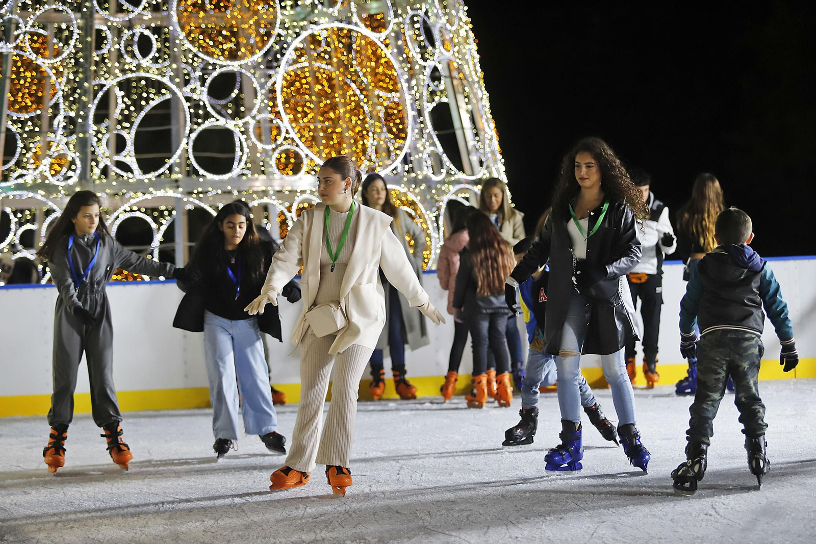 Imágenes de la pista de hielo en Isla Chica por Navidad