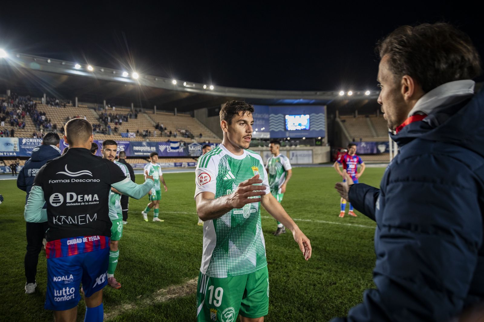 Imágenes del partido entre el Xerez CD y el Yeclano Deportivo en Chapín