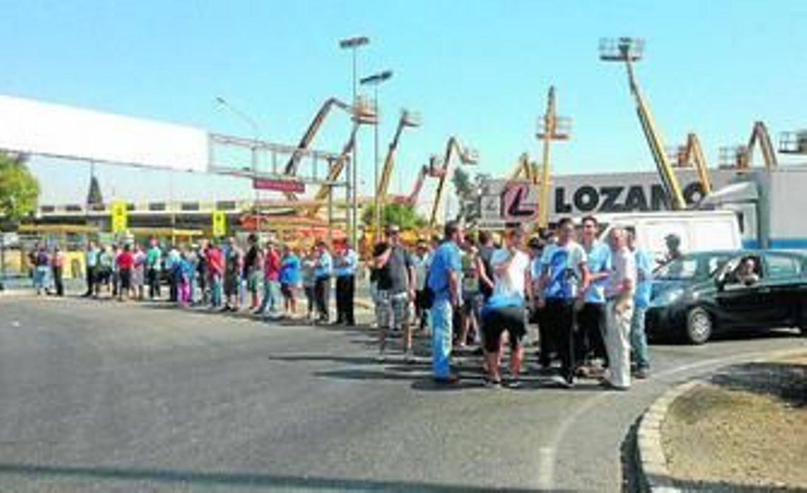 Un momento de la manifestación de ayer de la plantilla de Mercasevilla.