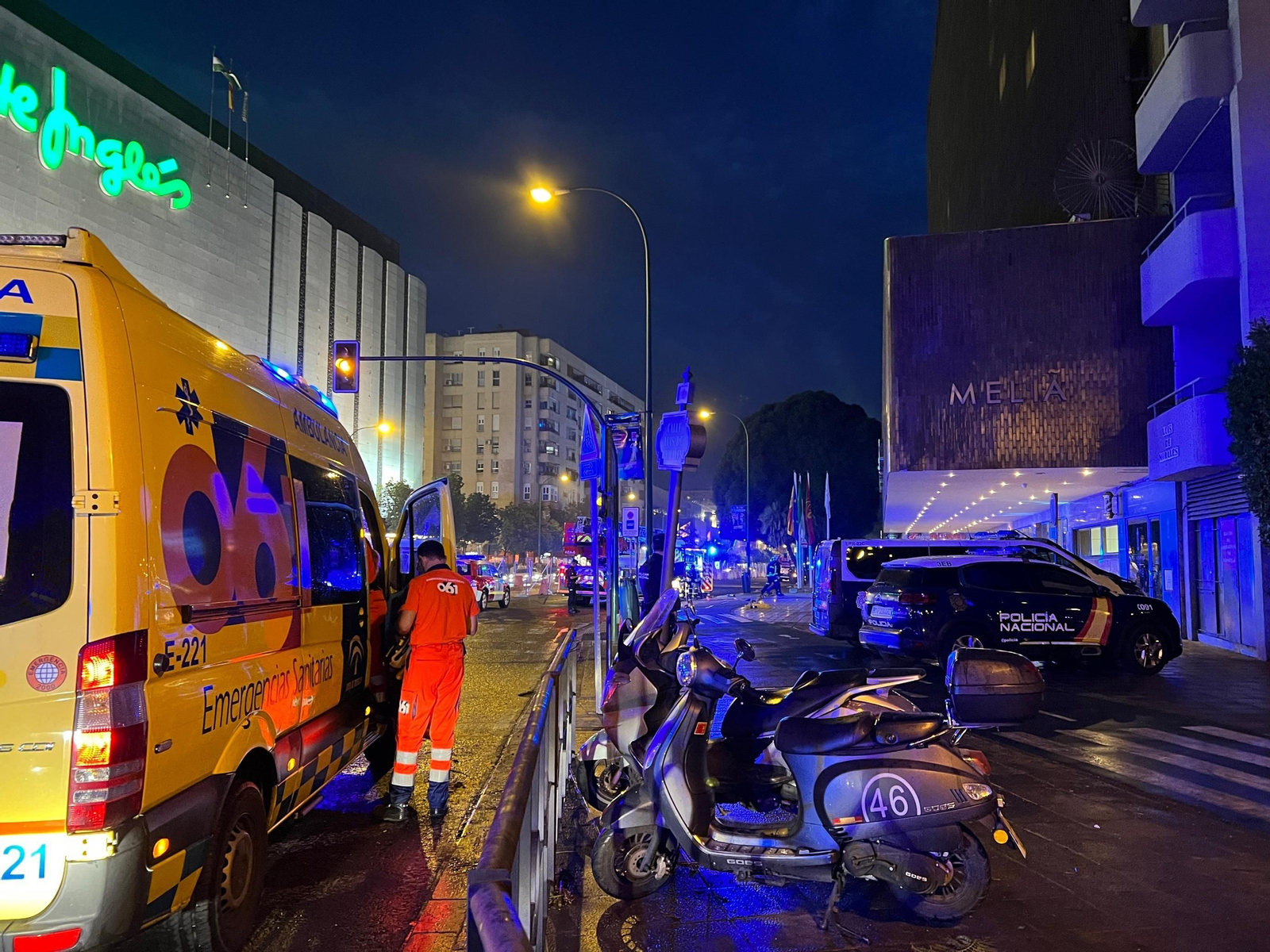 Incendio en el hotel Los Lebreros en Sevilla