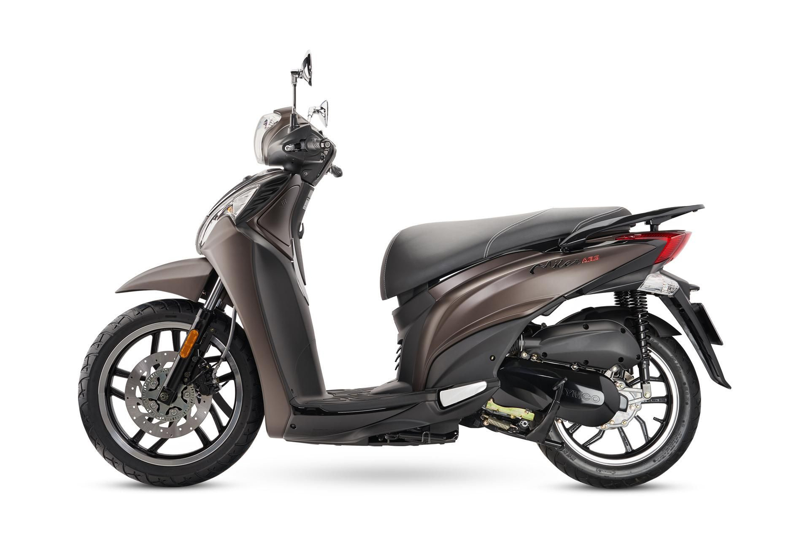 Kymco añade a su oferta el Miler 125 y renueva el Super Dink 350 TCS