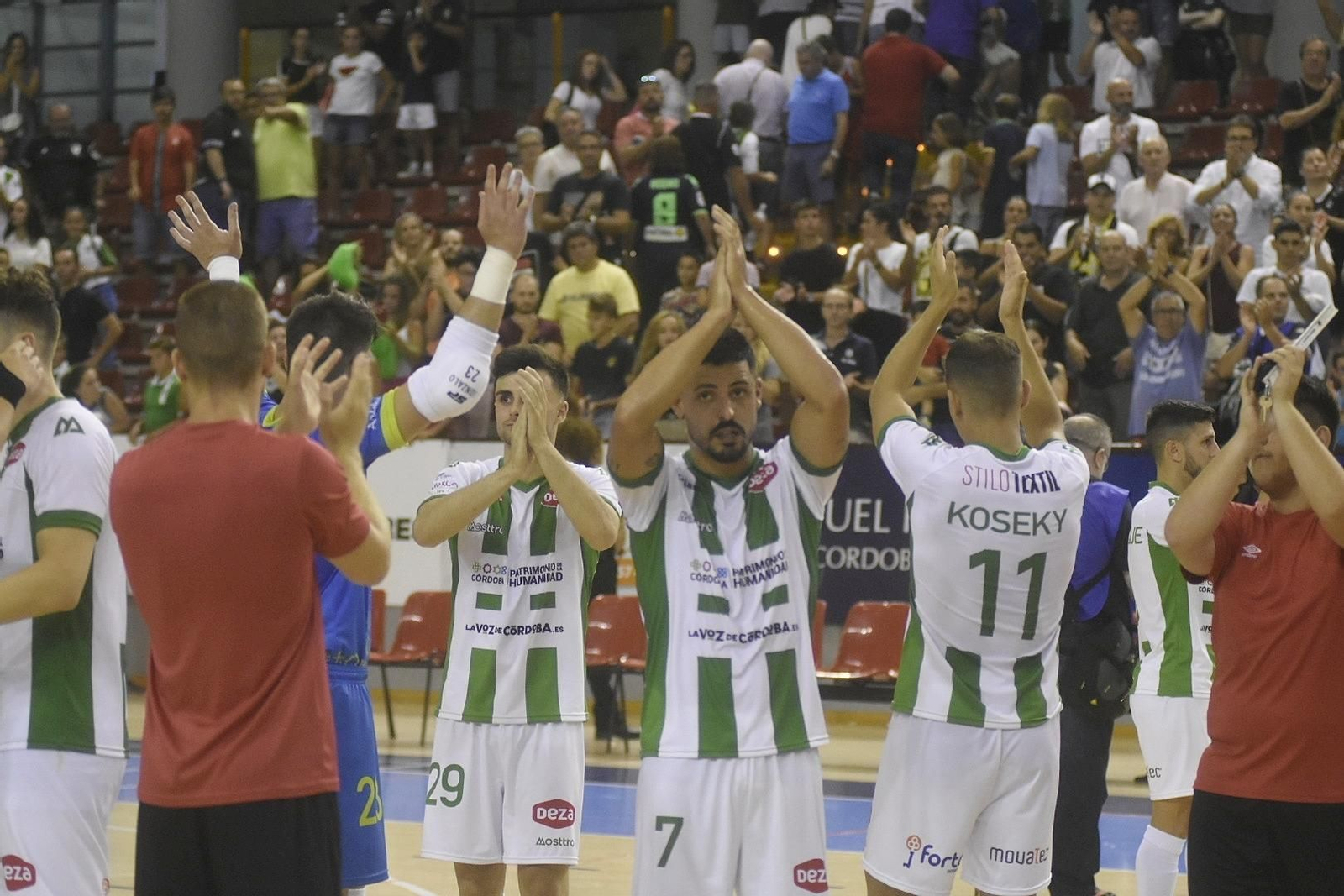 Las imágenes de la presentación del Córdoba Patrimonio de la Humanidad ante el Jaén Paraíso Interior