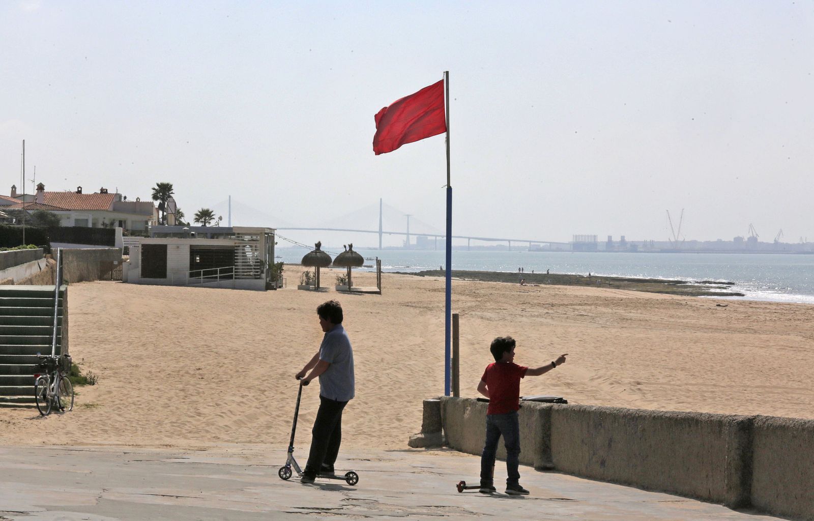 Imágenes del estado de alarma en cadiz - día 2
