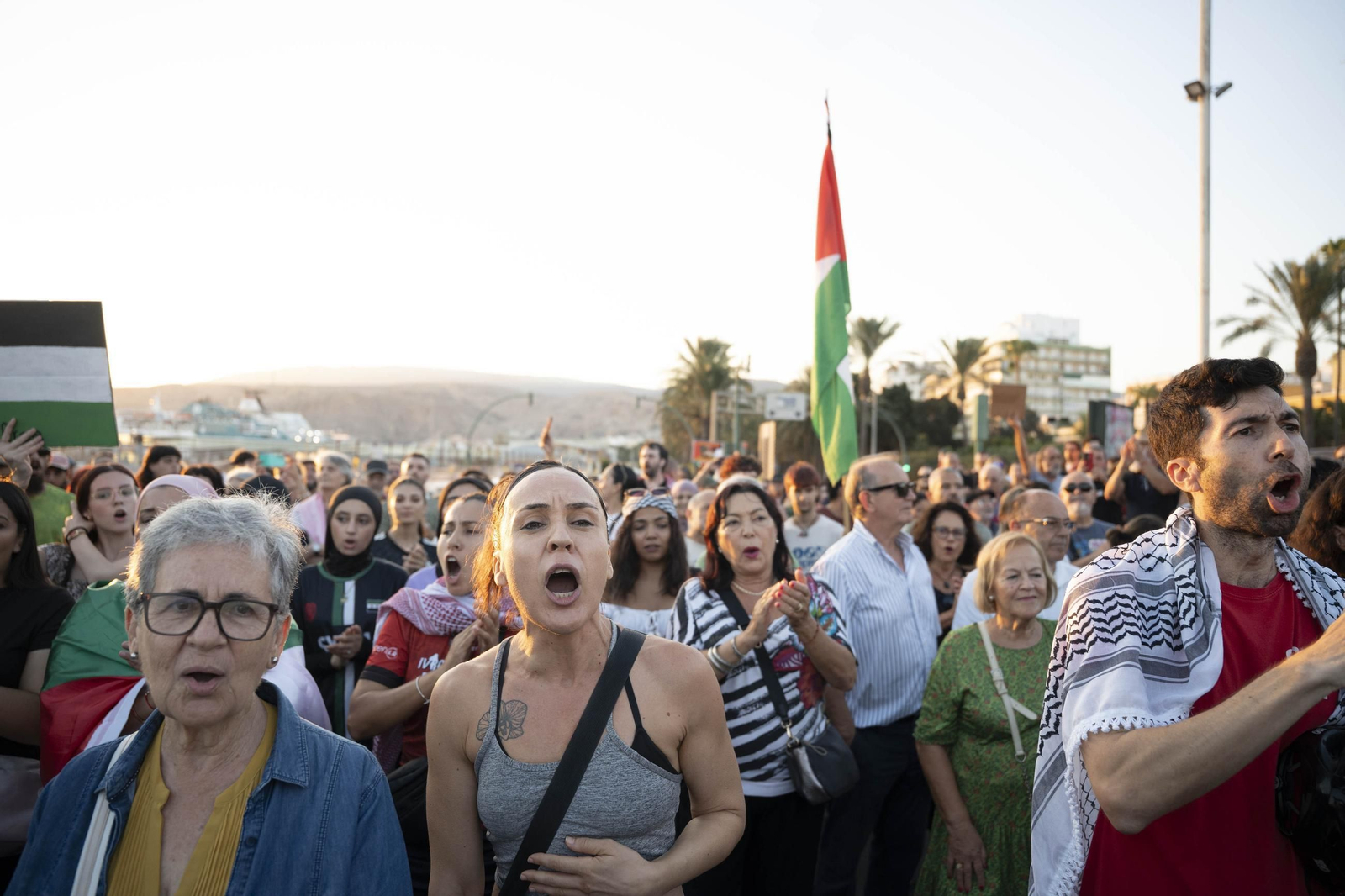 Manifestación convocada por la Plataforma Almería por Palestina