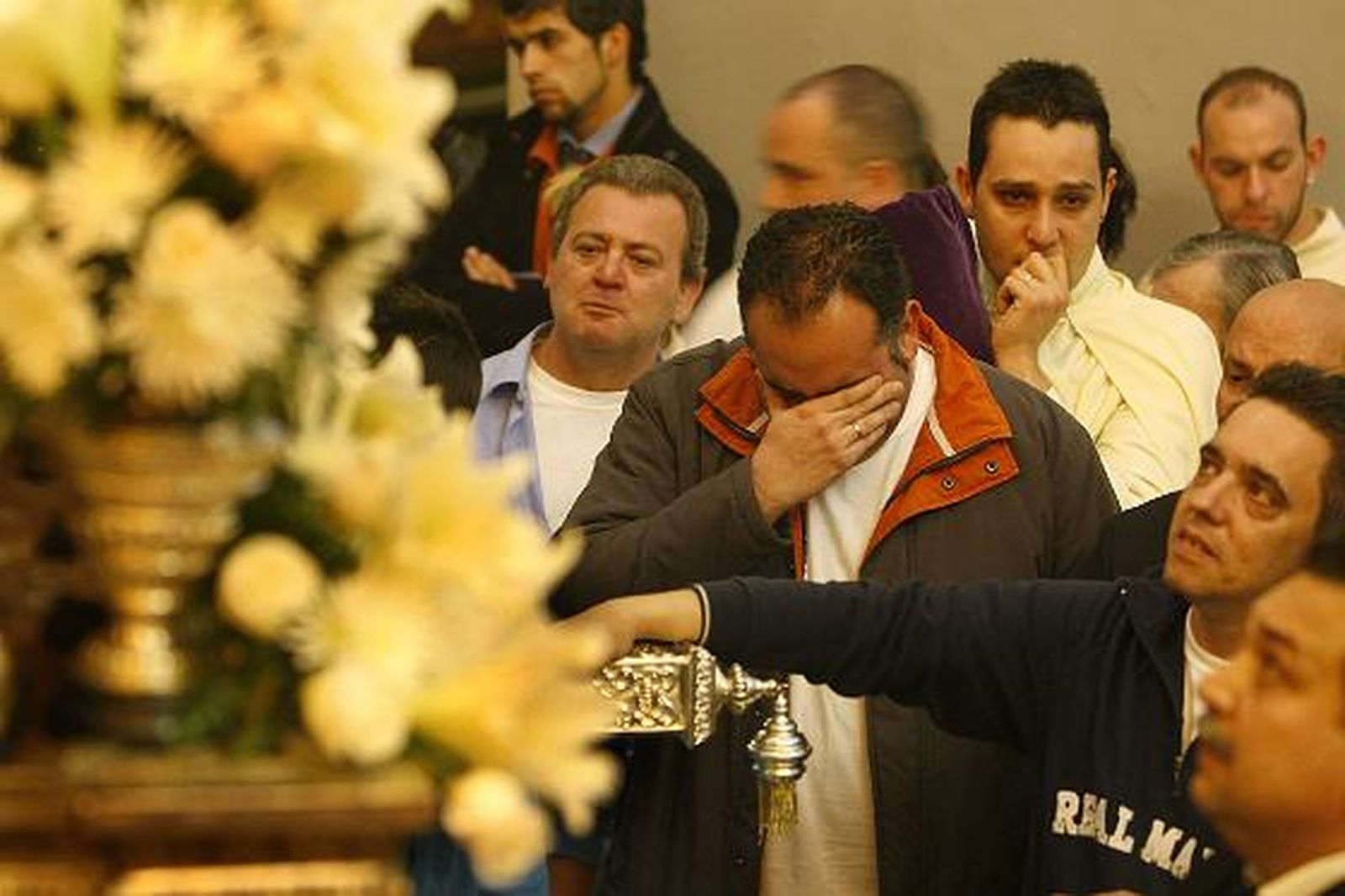 La hermandad del Prendimiento, otra de las afectadas por las lluvias en este Lunes Santo.

Foto: Jose Braza
