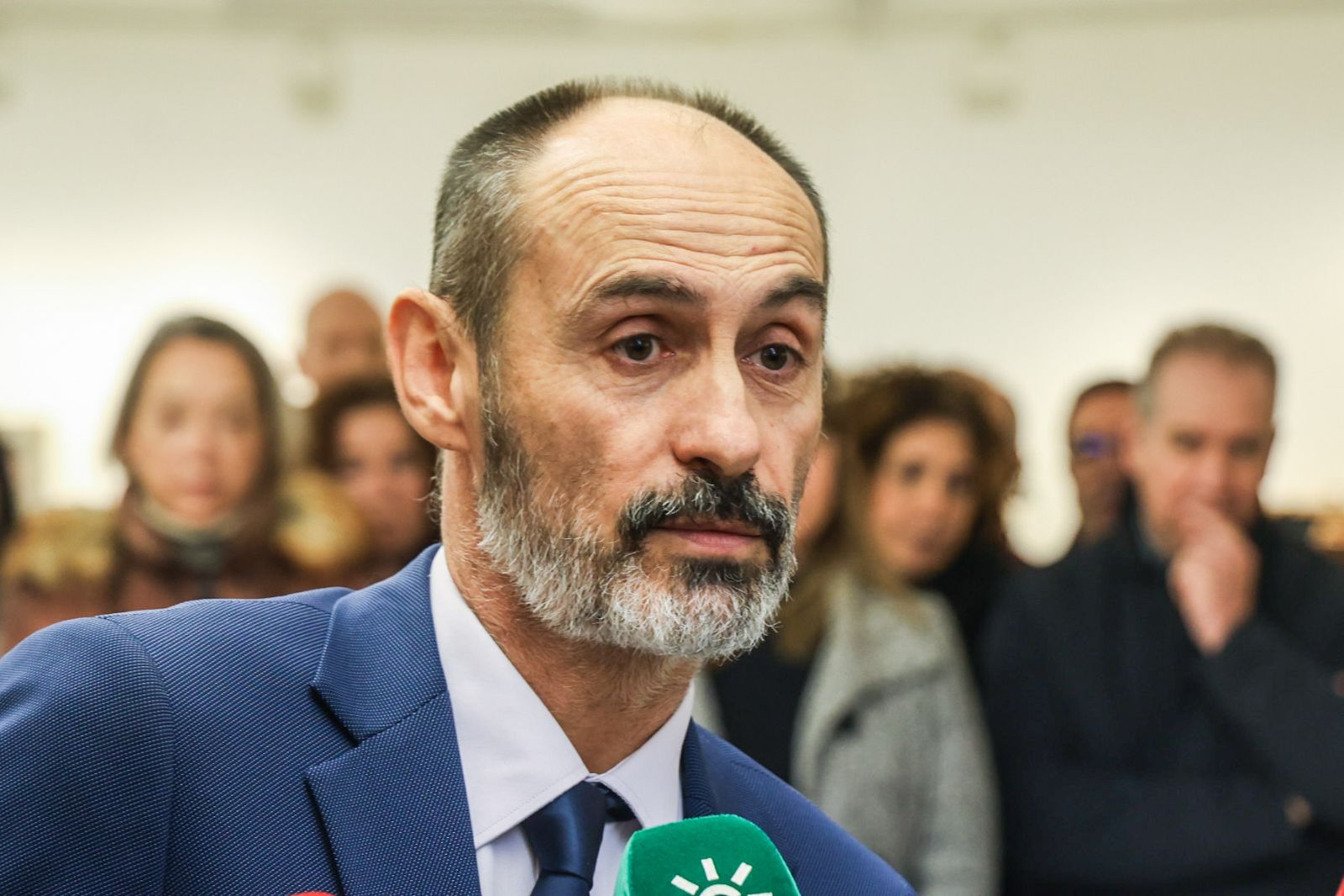 Minuto de silencio de la Universidad de Huelva por las víctimas del accidente ferroviario, en fotografías