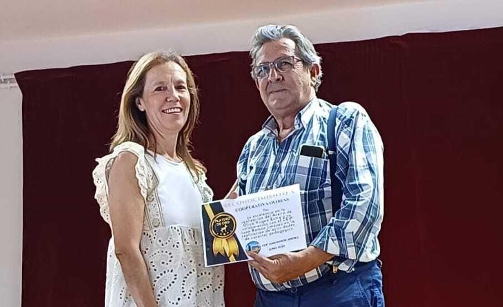 Olibeas, Premio Platero de Oro por su labor pedagógica