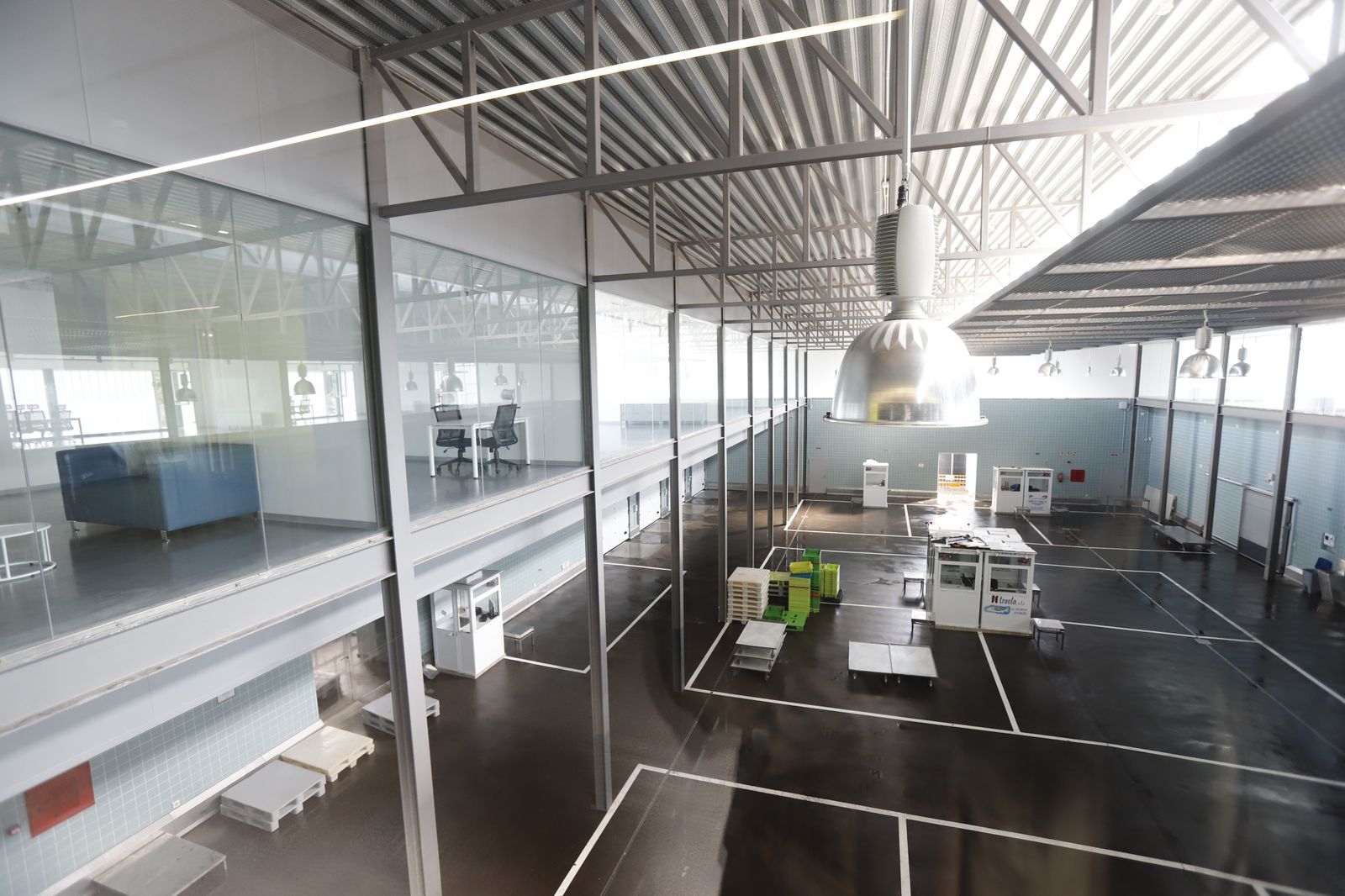 Imágenes del  acto de inauguración del nodo de innovación tecnológica 'La lonja de la Innovación' del Puerto de Huelva