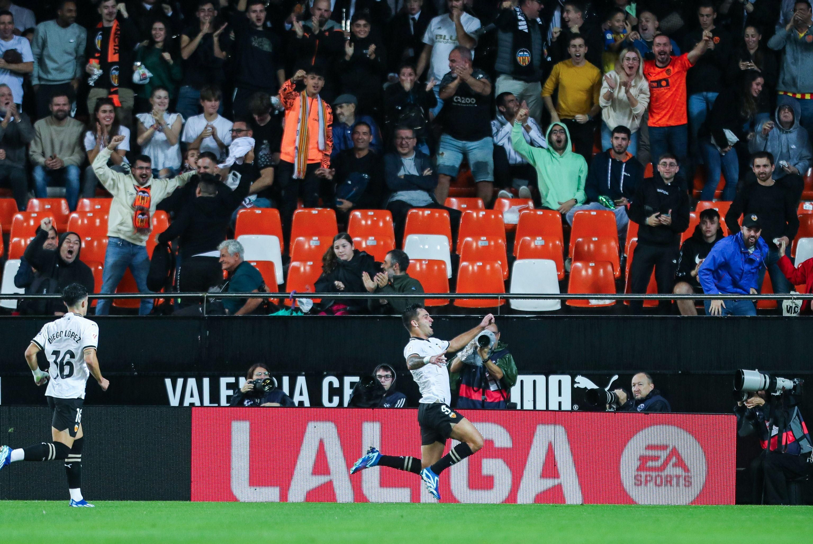 Todas las imágenes del Valencia-Cádiz en Mestalla