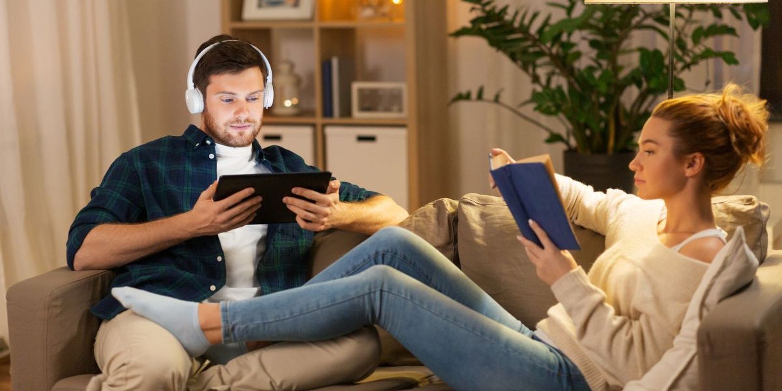 Cinco consejos para ahorrar en la factura de la luz sin perder luminosidad en casa