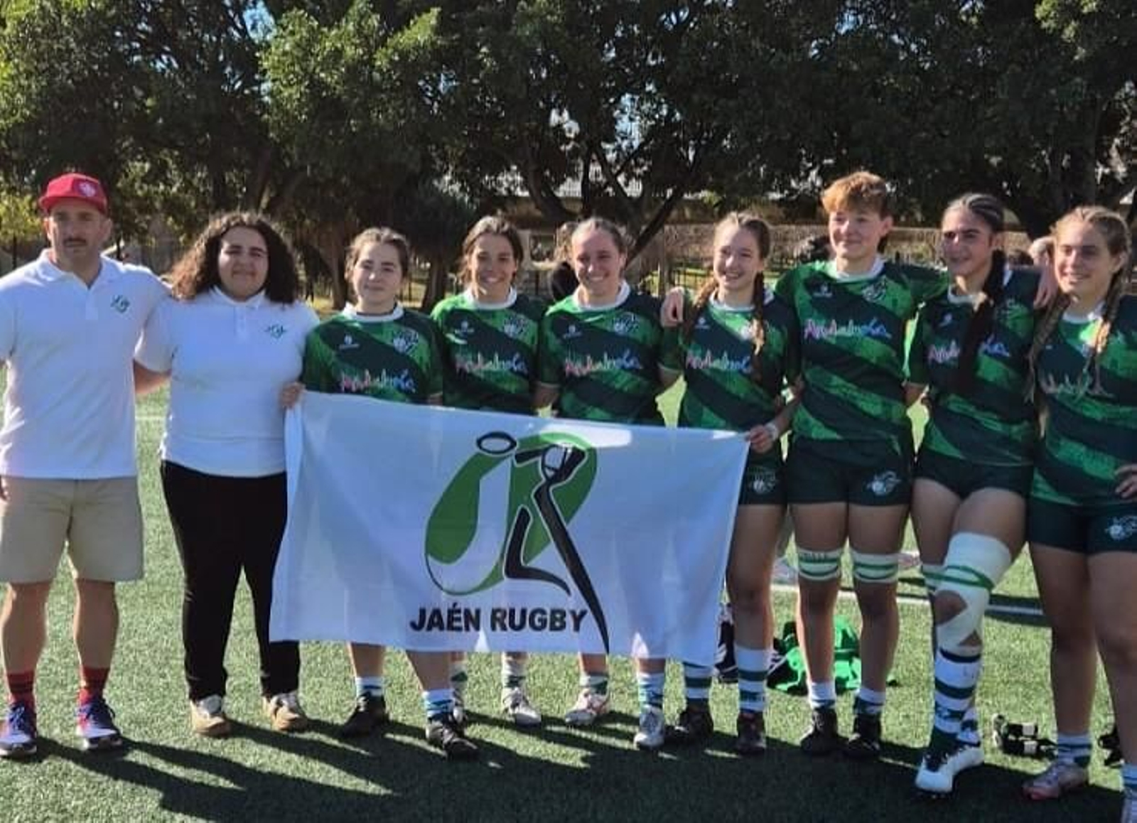 Las siete jóvenes promesas jiennenses, junto a Nico Sanfilippo y Sara S. Astillero.