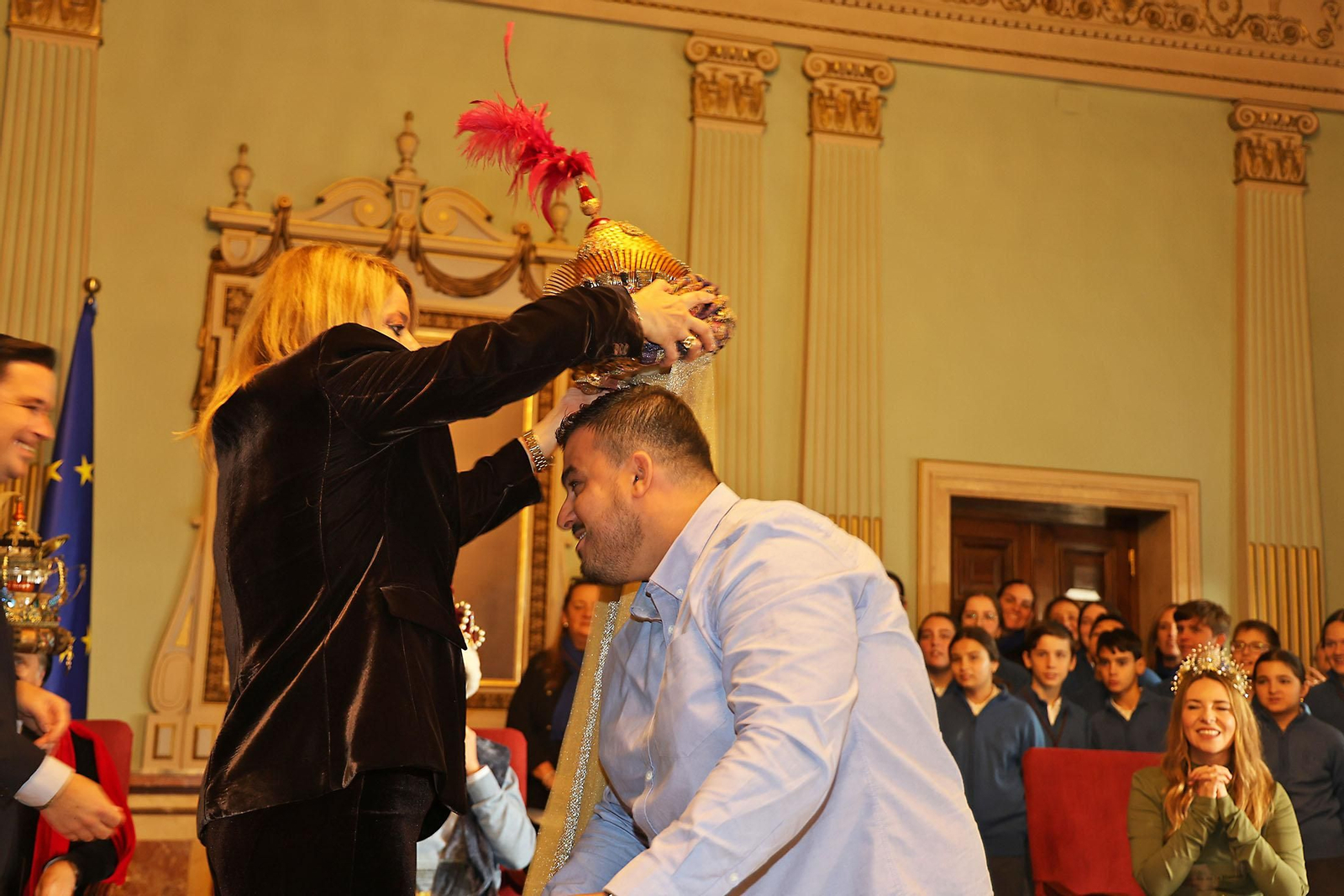 Sus Majestades Los Reyes Magos son coronados en el Ayuntamiento de Huelva