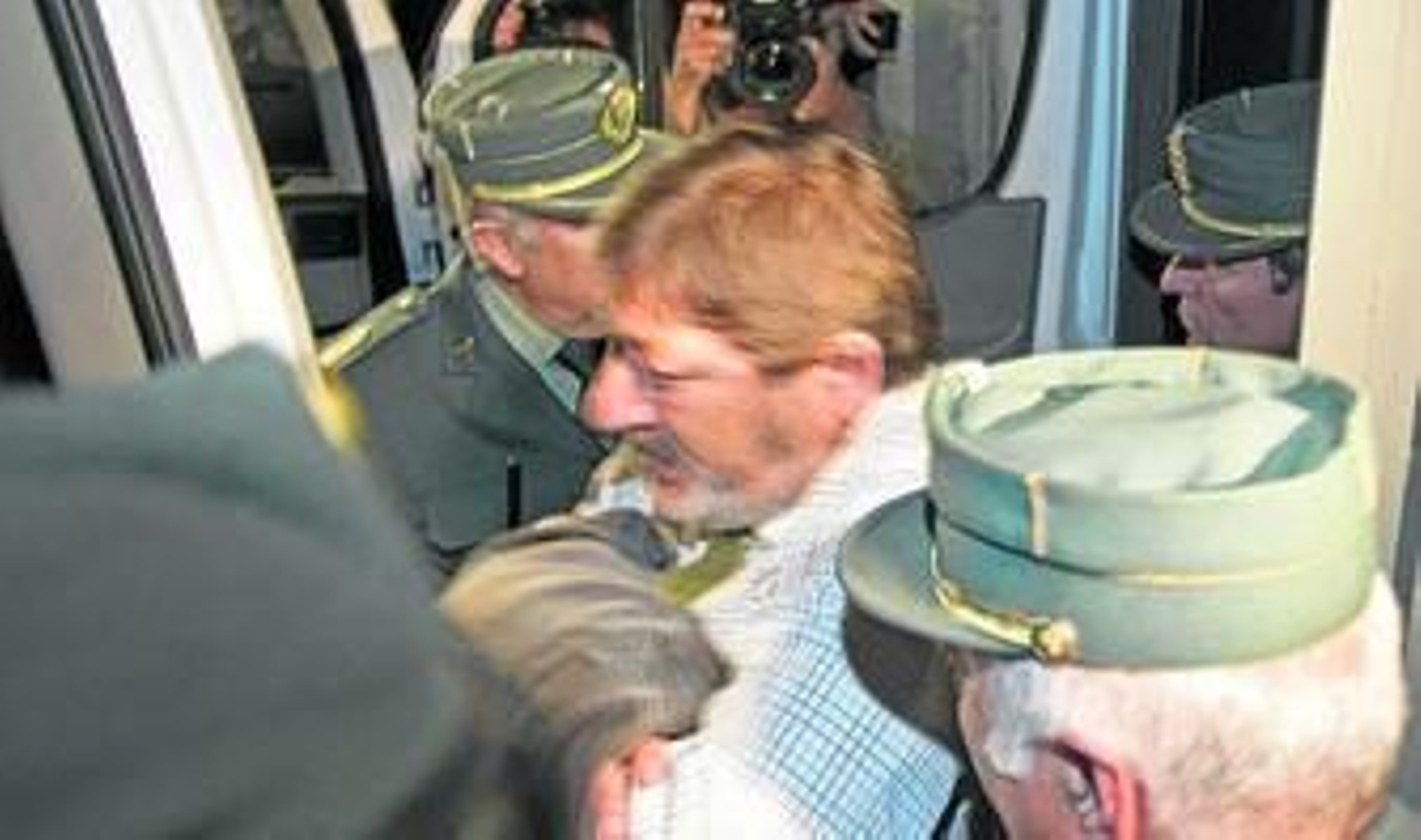 El ex director general de Trabajo Francisco Javier Guerrero, en la madrugada del pasado sábado cuando era conducido a prisión.