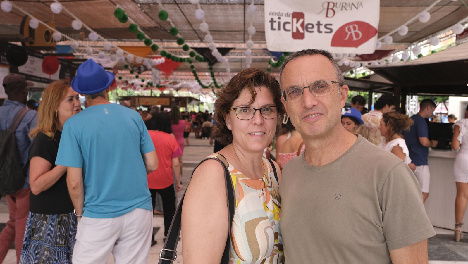 Los almerienses disfrutan del lunes en la Feria del Mediodía