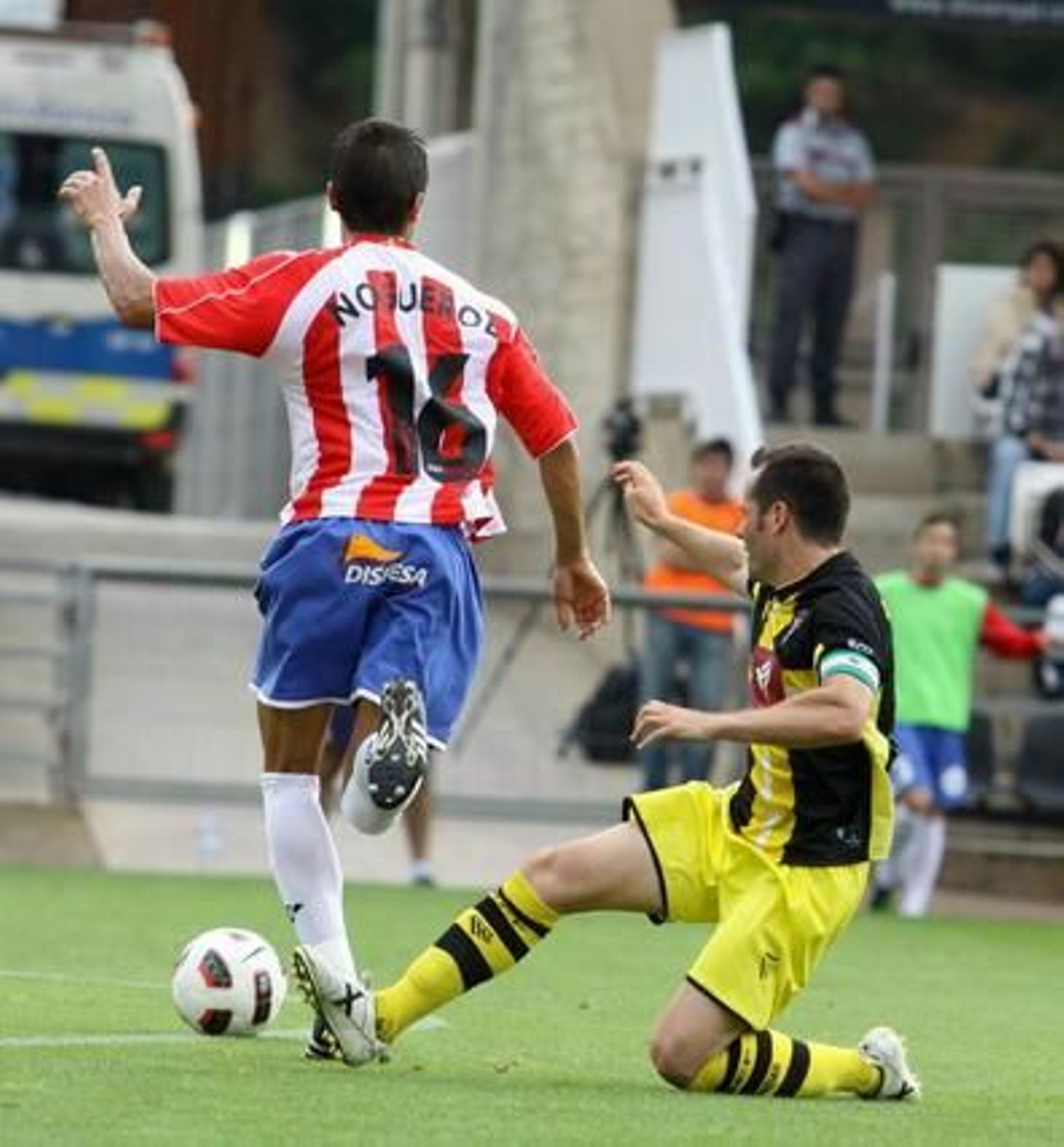 El Córdoba cierra la temporada con un derrota en Girona. / LOF