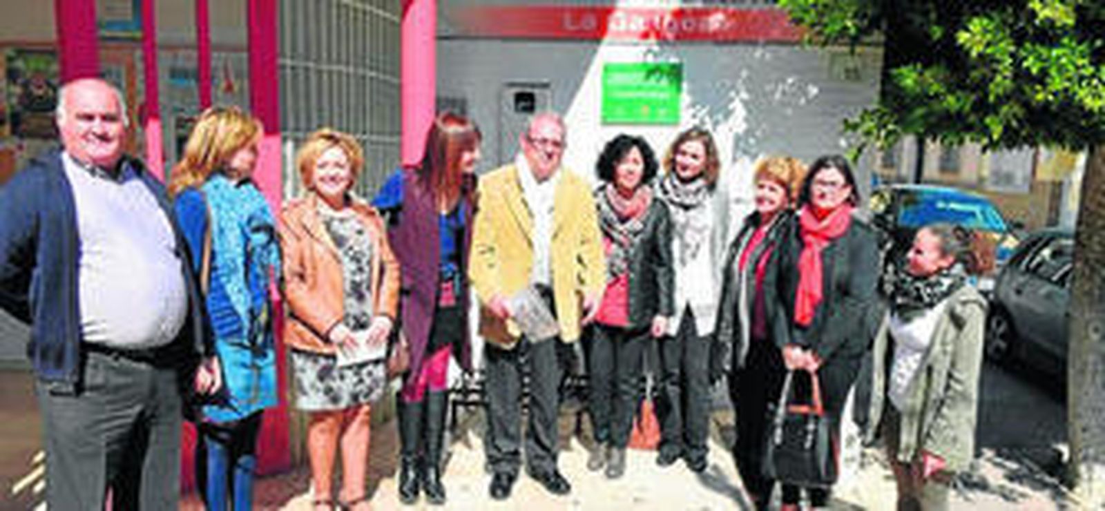 La biblioteca de La Gangosa pasa a denominarse Carmen de Burgos