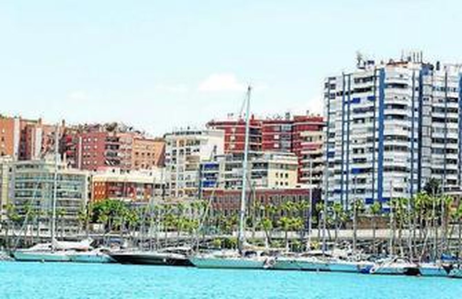 Atraques en el Muelle Uno de Málaga.