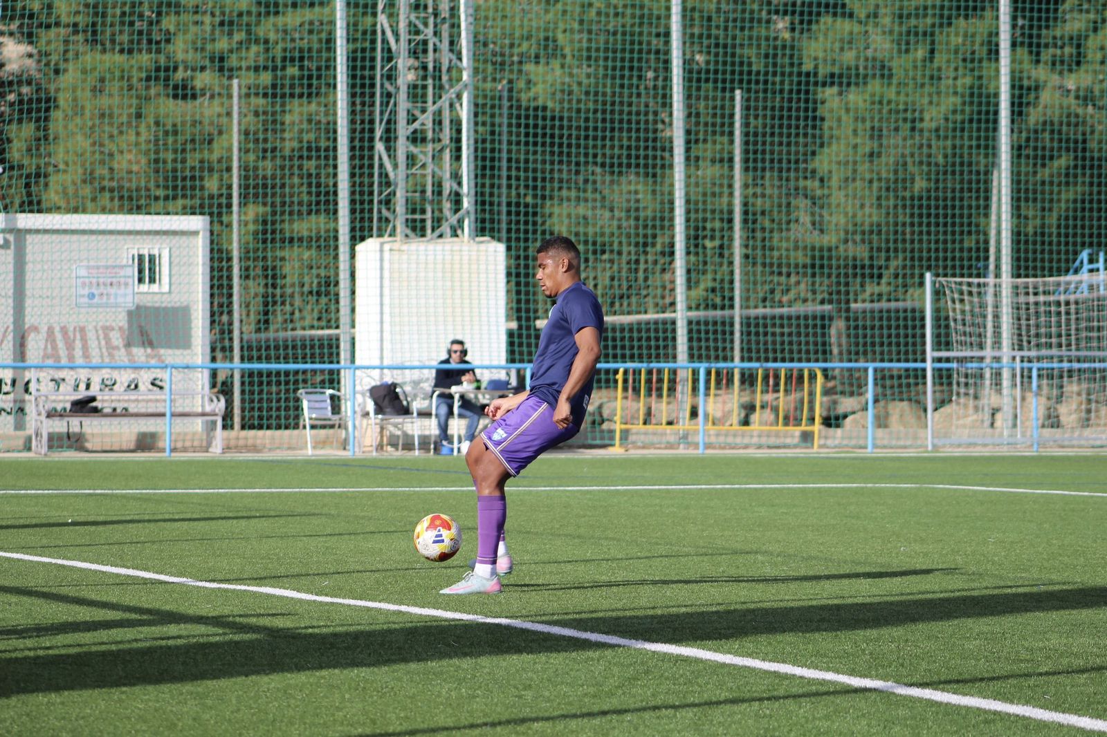El delantero Mike Cevallos, en un entrenamiento con el equipo murciano.