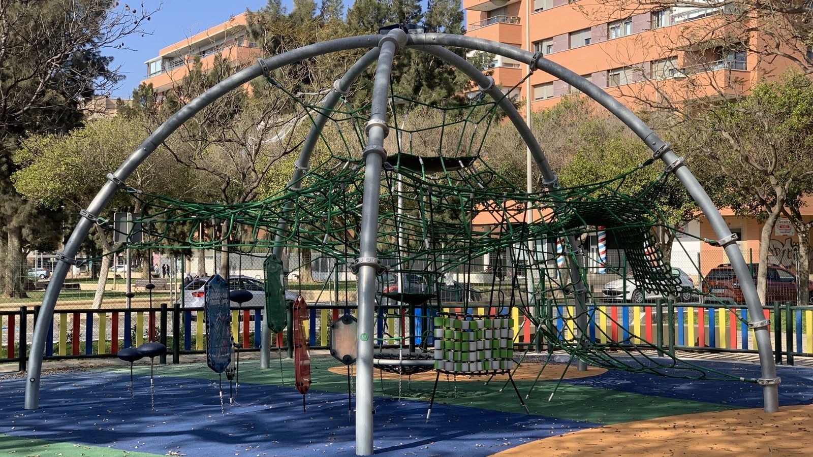 Estructura cuerdas y redes que a buen seguro será uno de los elementos más divertidos para los más pequeños