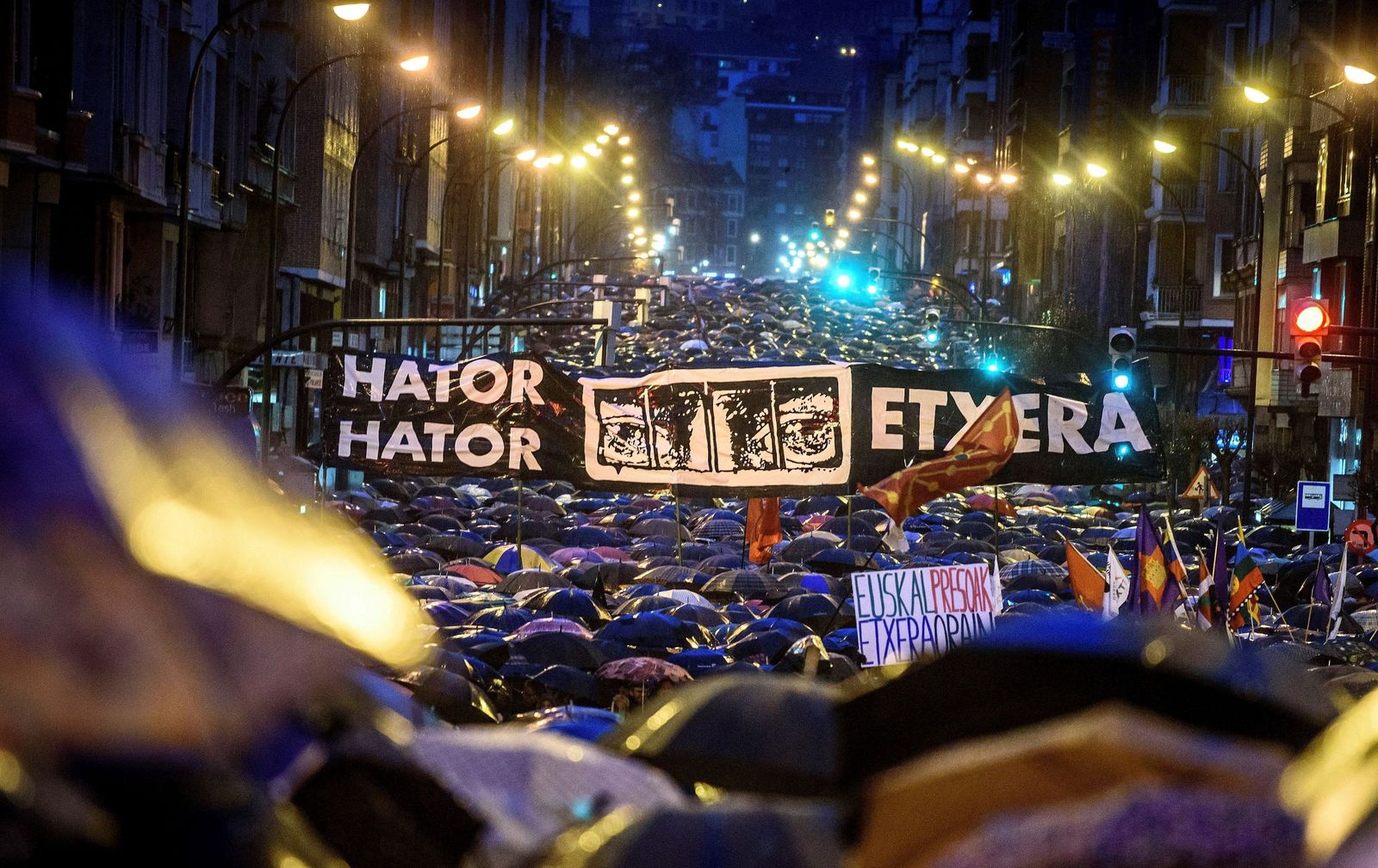 La marcha por los presos  de ETA  celebra el acercamiento anunciado por Francia