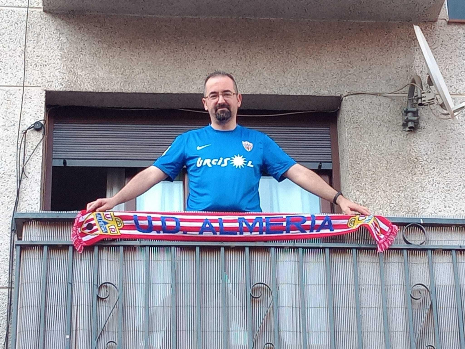 Así vivieron las peñas su primer partido con el Mediterráneo vacío.