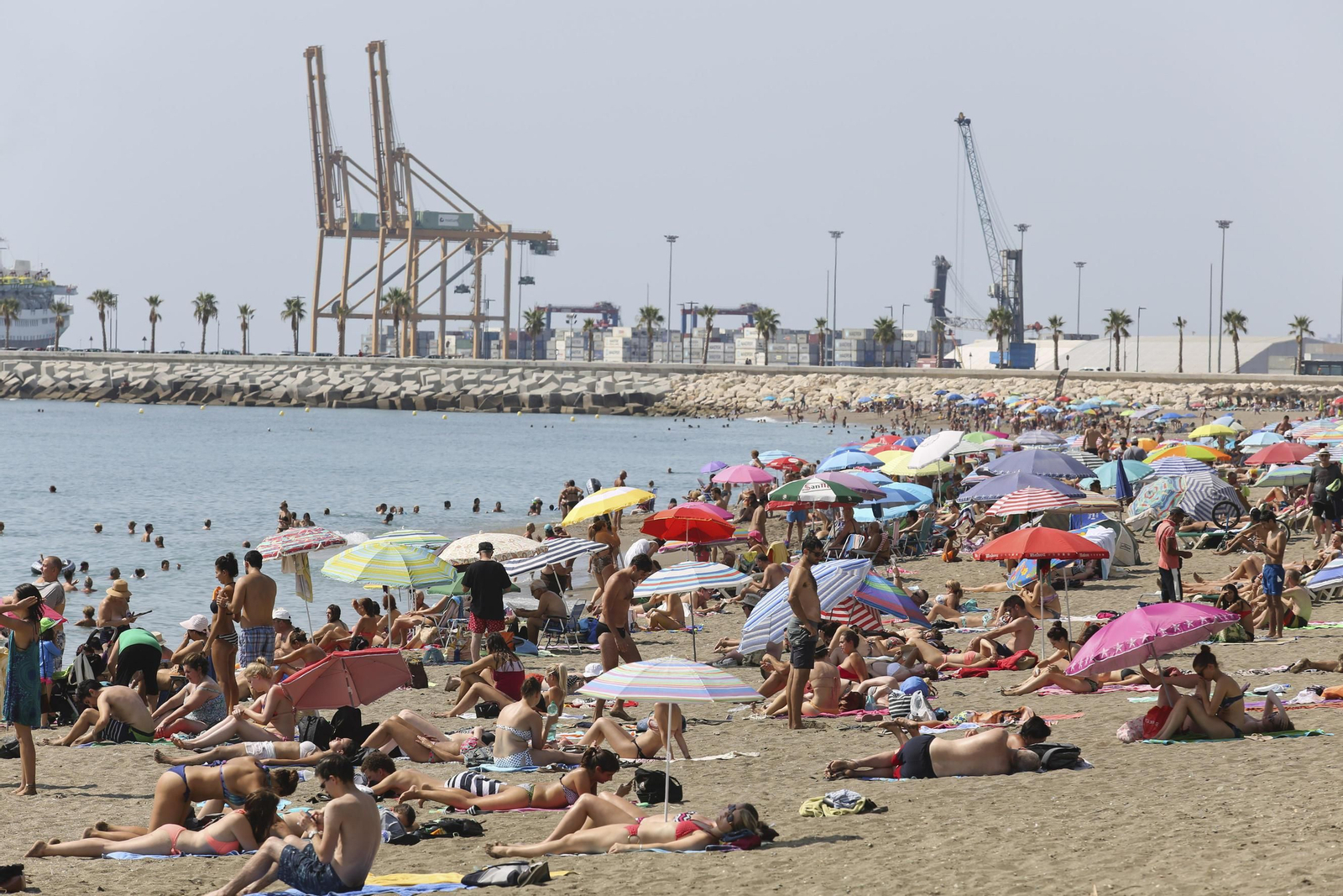 El verano de este  año ha sido el  más 'fresco' desde 2005 en Málaga