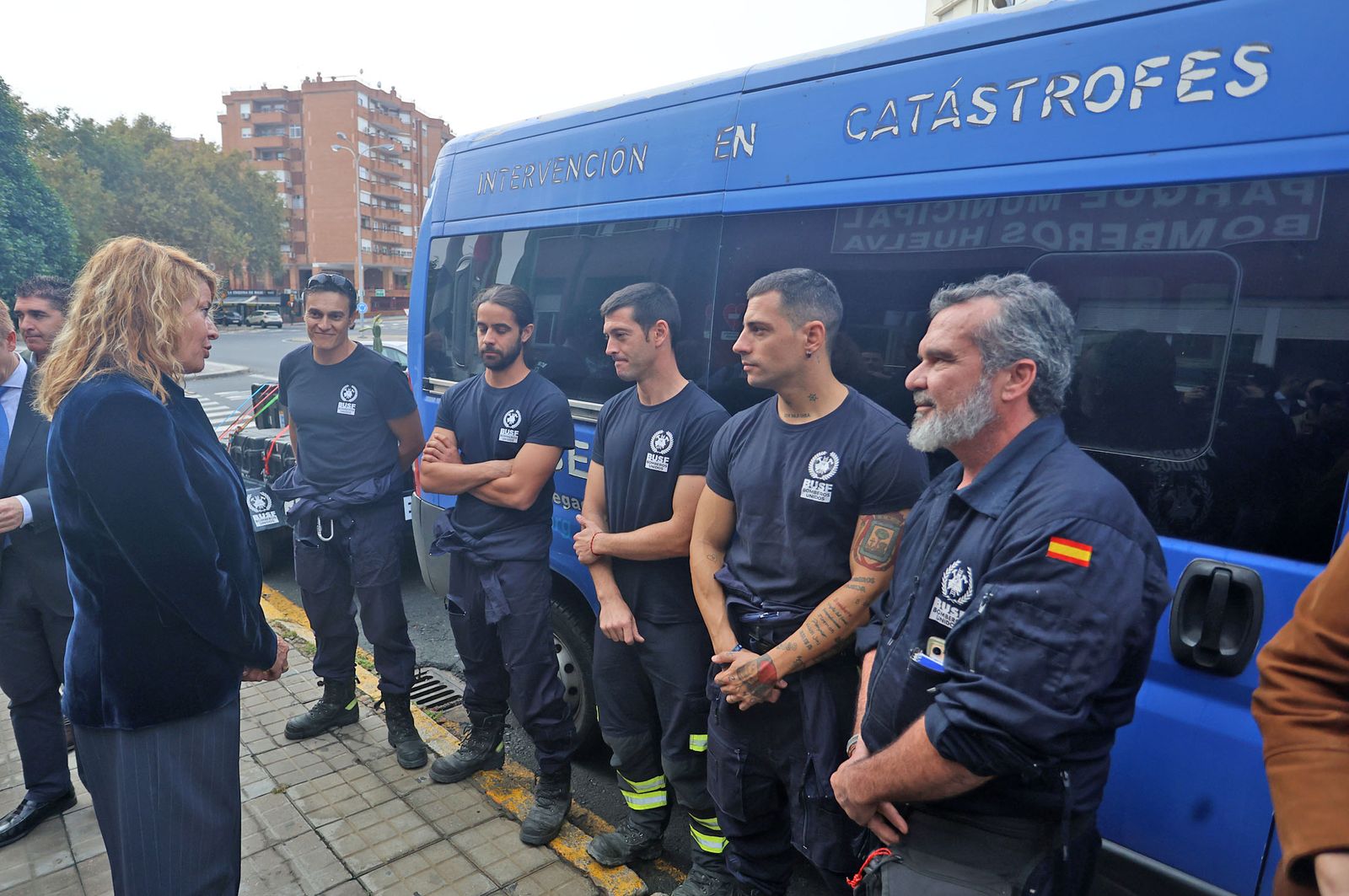 Imágenes de la partida de los bomberos de BUSF Huelva hacia Valencia