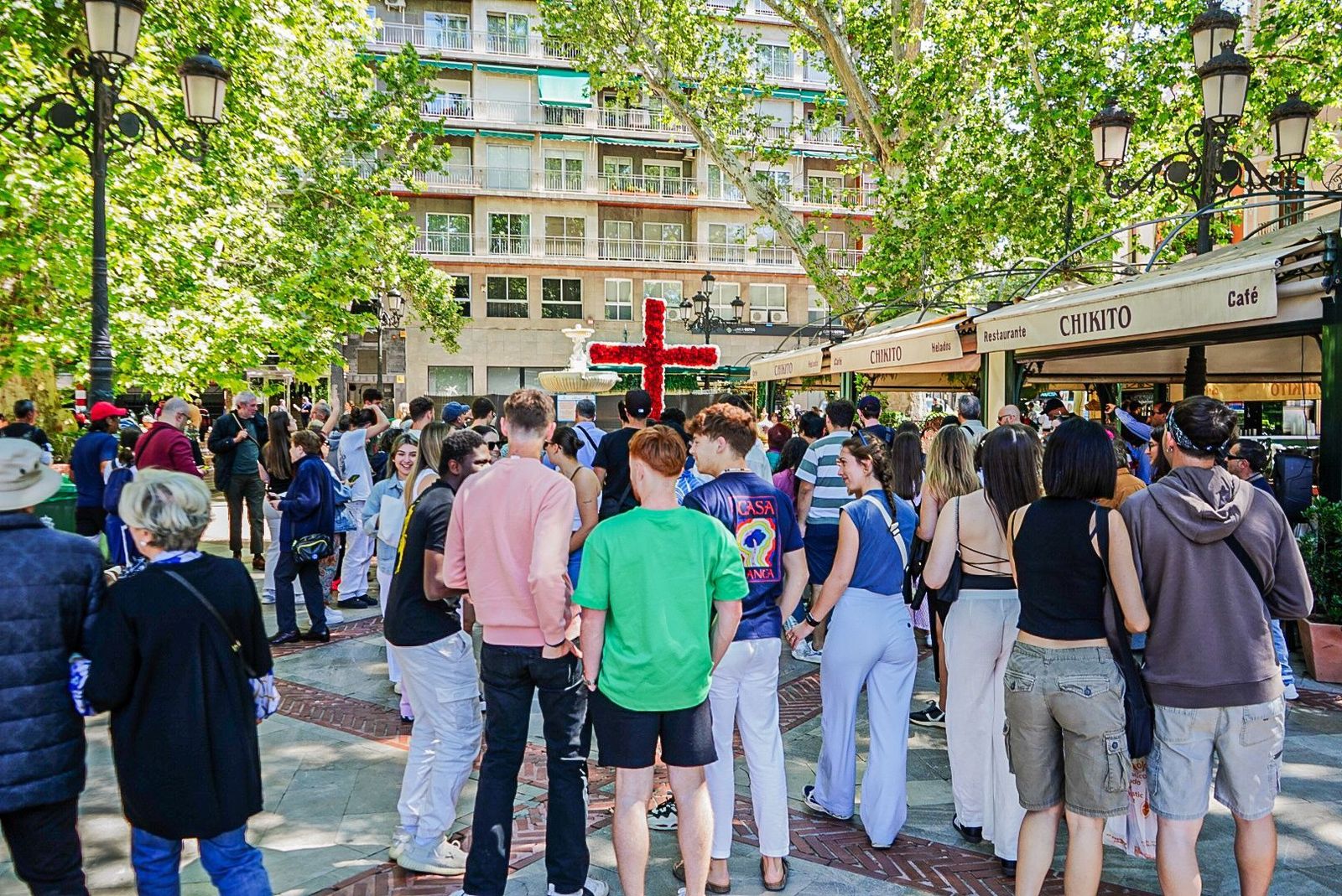 Segundo día de cruces en Granada, en fotos