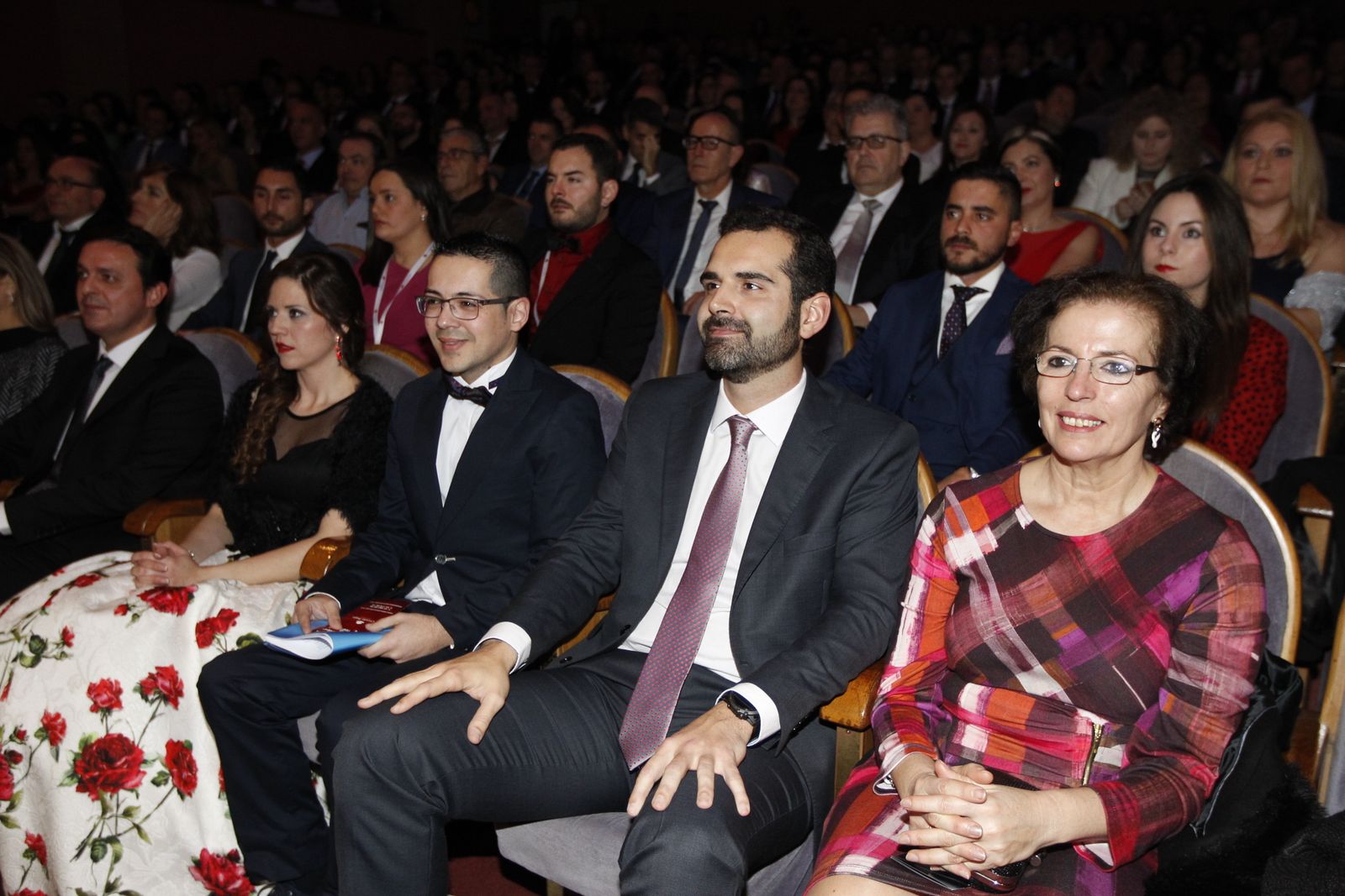 Autoridades, organizadores y premiados en la Gala de los Premios de Círculo Rojo.