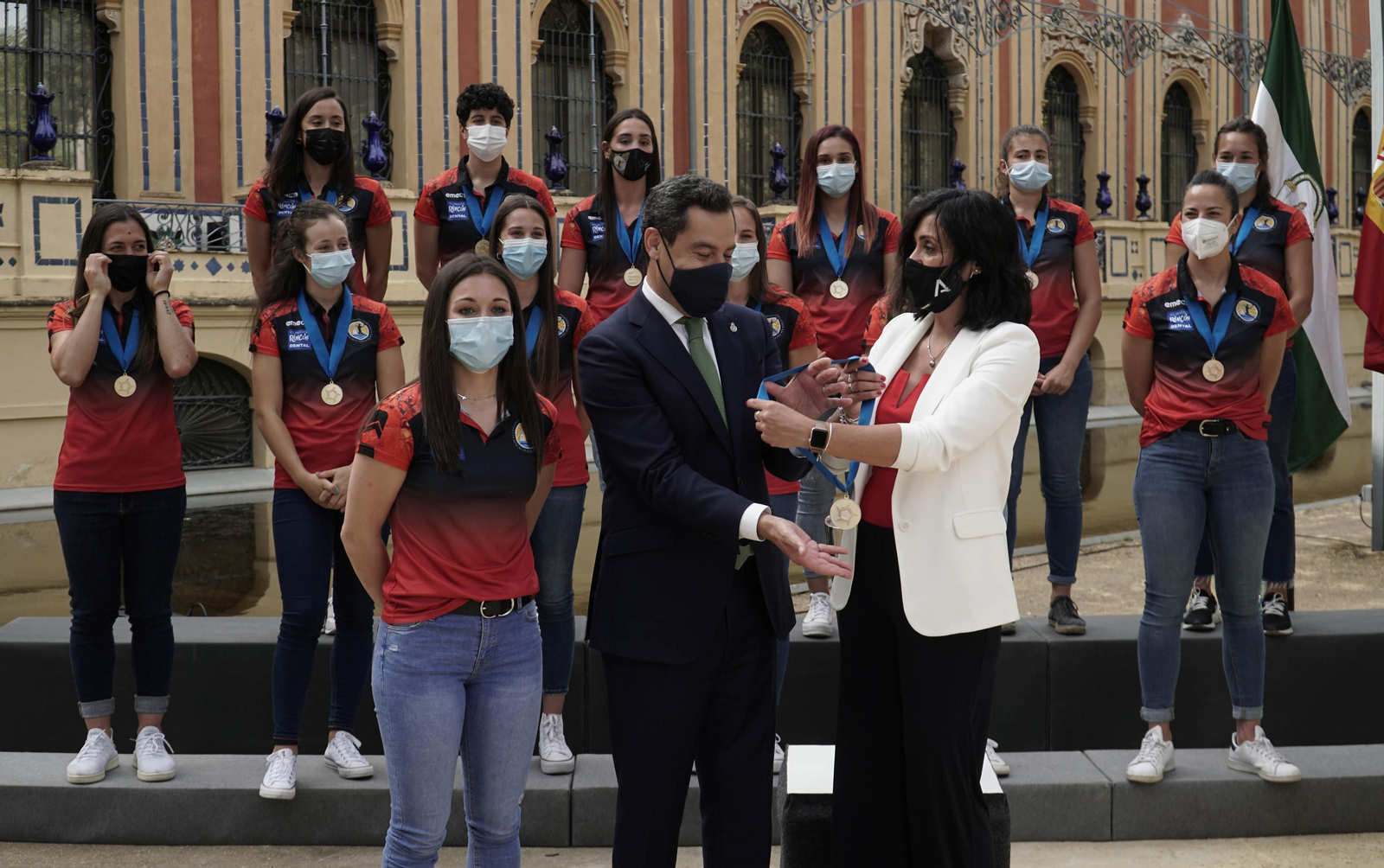 La visita del Rincón Fertilidad Málaga a Juanma Moreno, en fotos