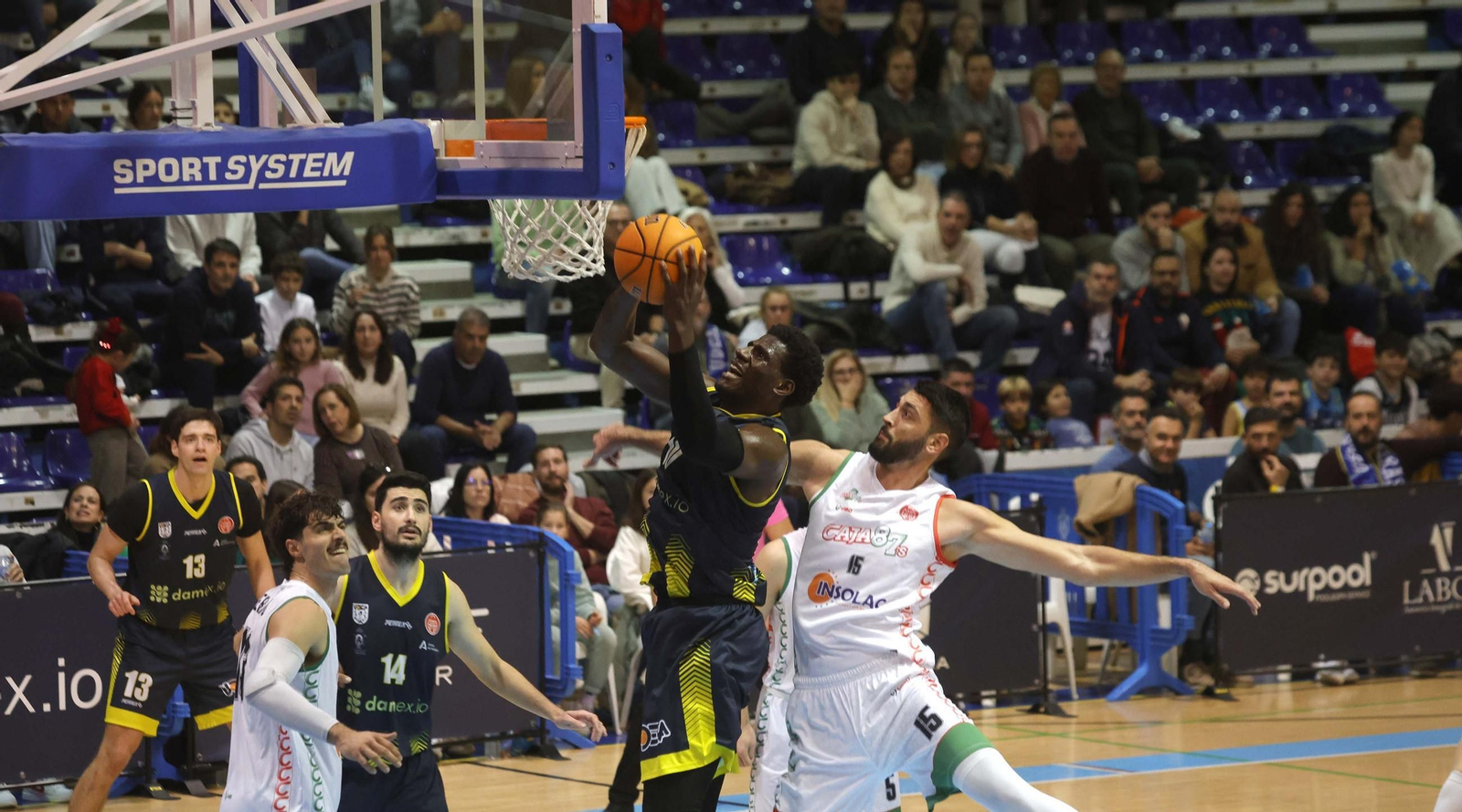 Las fotos del Udea Algeciras - Caja 87 de la Segunda FEB de baloncesto