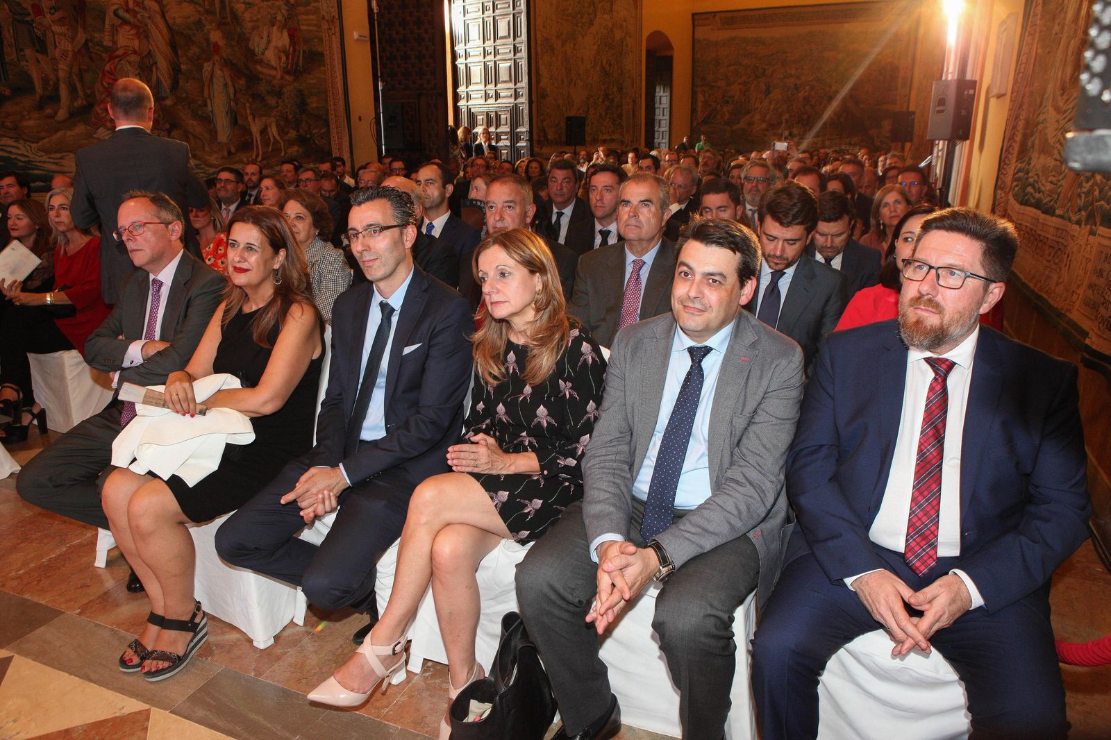 Felipe Granados, director general del Grupo Joly; Sonia Gaya, consejera de Educación; Joaquín Segovia, director de Administraciones Públicas de Telefónica en Andalucía; Marina Álvarez, consejera de Salud; Rafael Expósito, directivo de Telefónica, y Rodrigo Sánchez Haro, consejero de Agricultura.