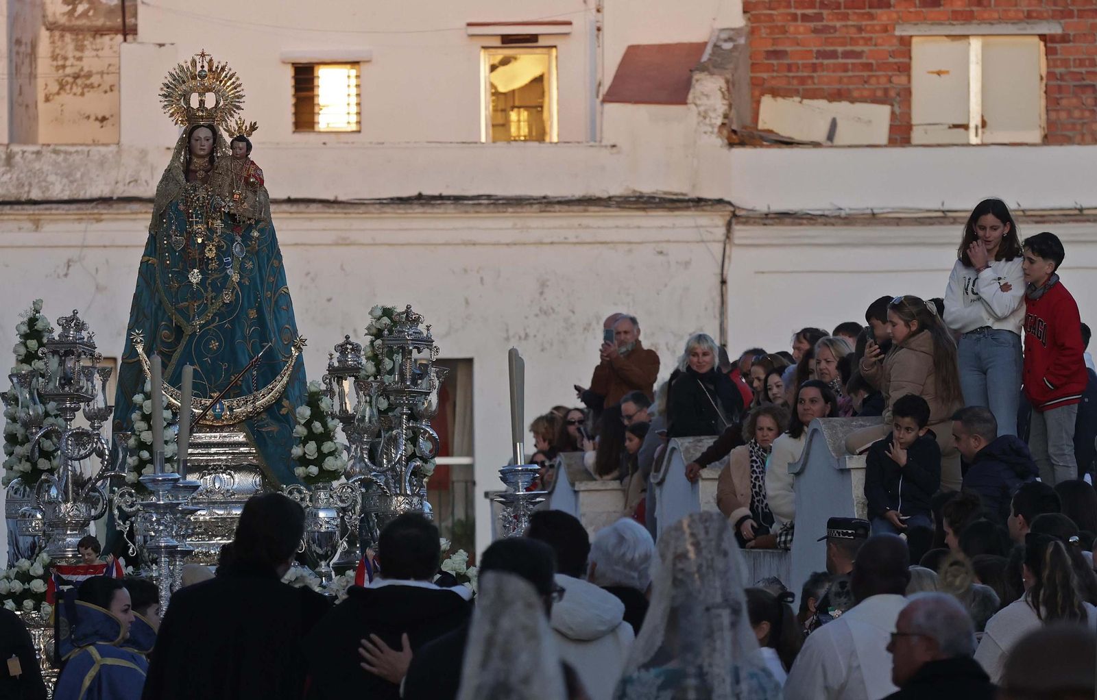 Fotos de la procesión conmemorativa del 275 aniversario del patronazgo de la Virgen de la Luz en Tarifa