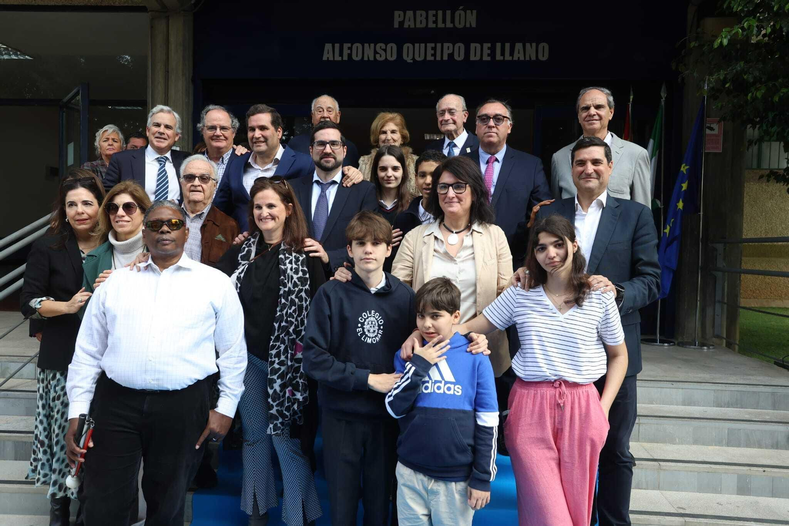La familia Queipo de Llano y las autoridades. La familia Queipo de Llano y las autoridades.