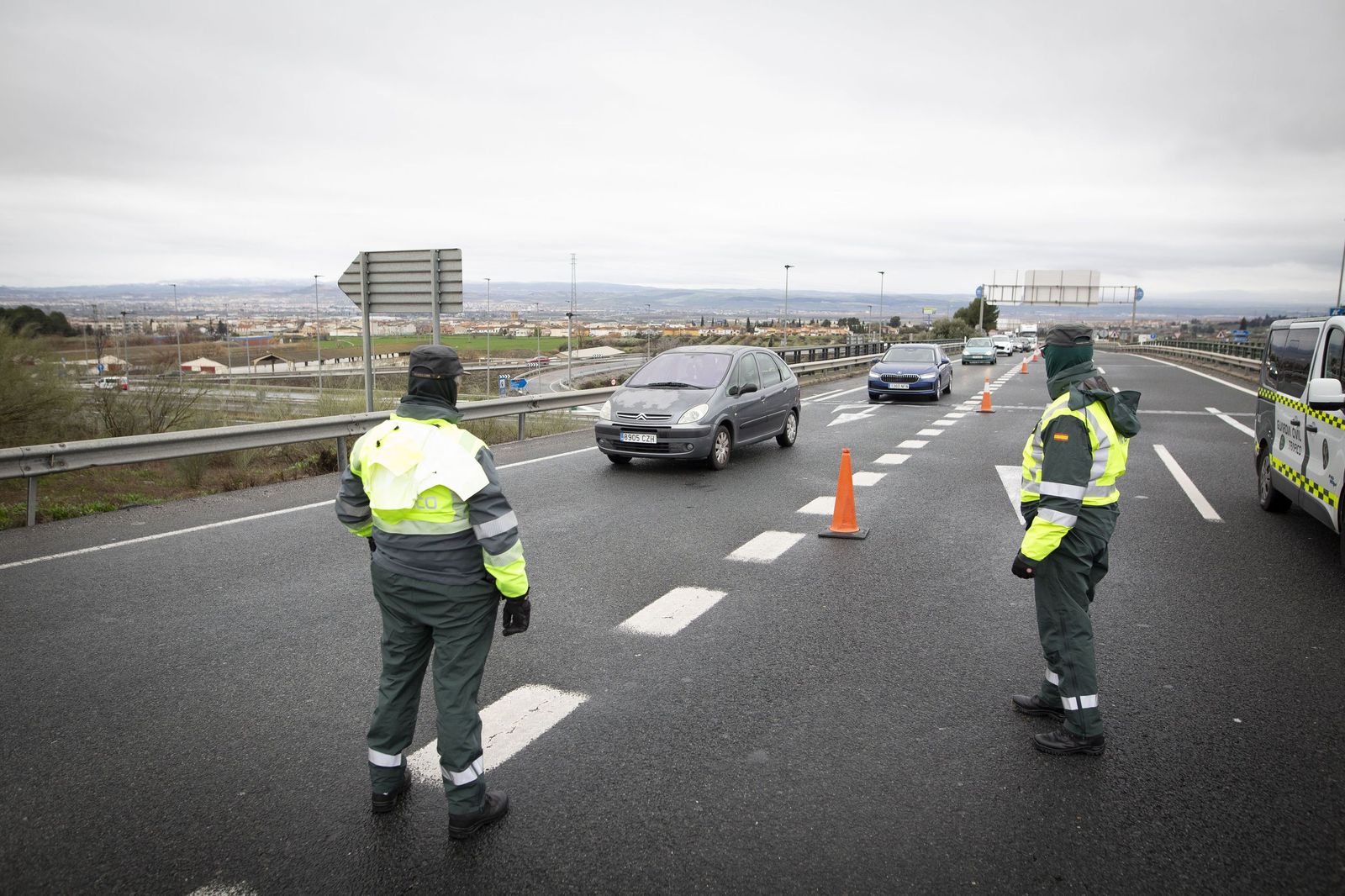 Las imágenes de la nevada sorpresa caída este lunes en Granada